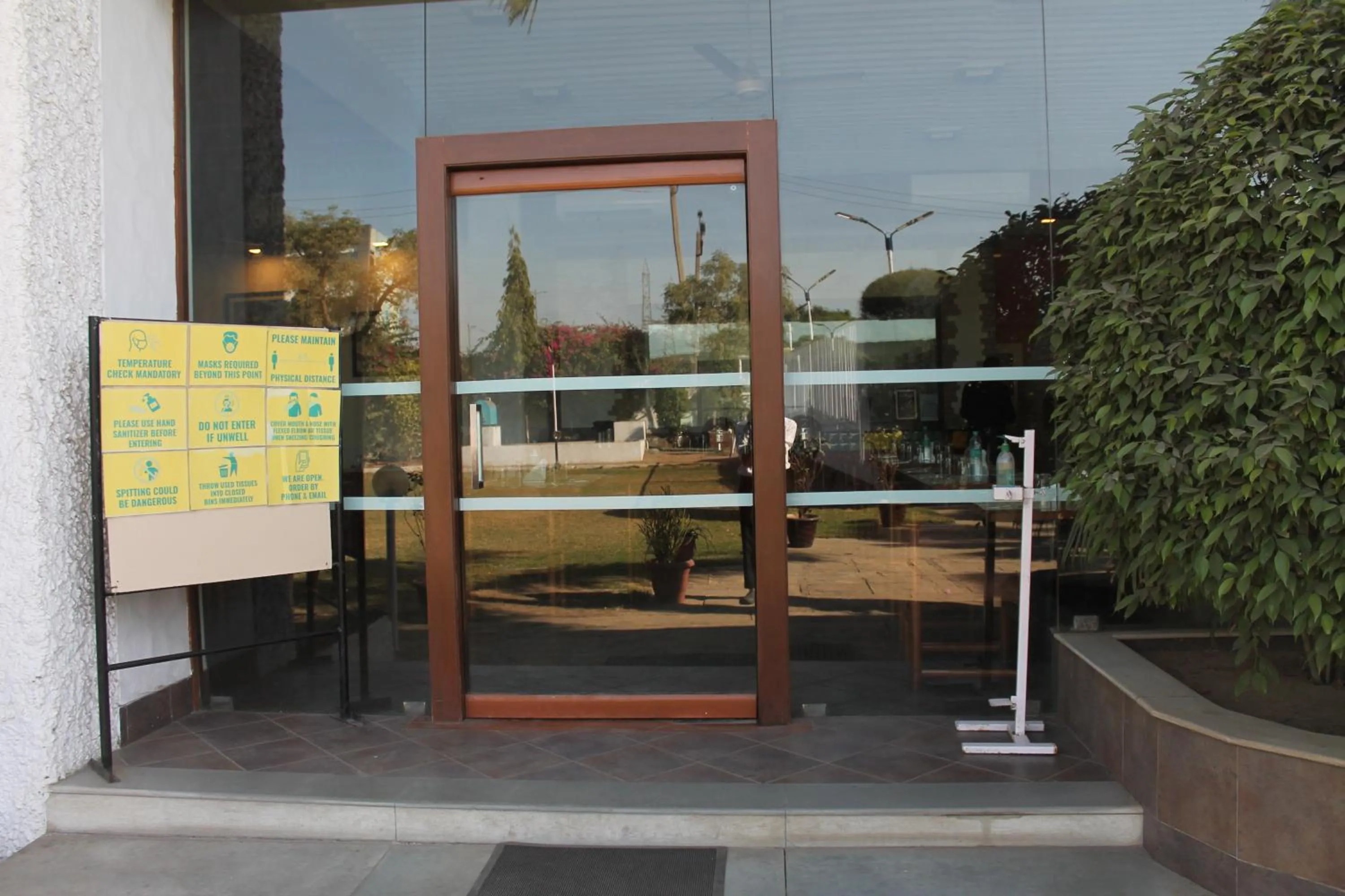 Restaurant/places to eat in Chryso Hotels Pvt Ltd