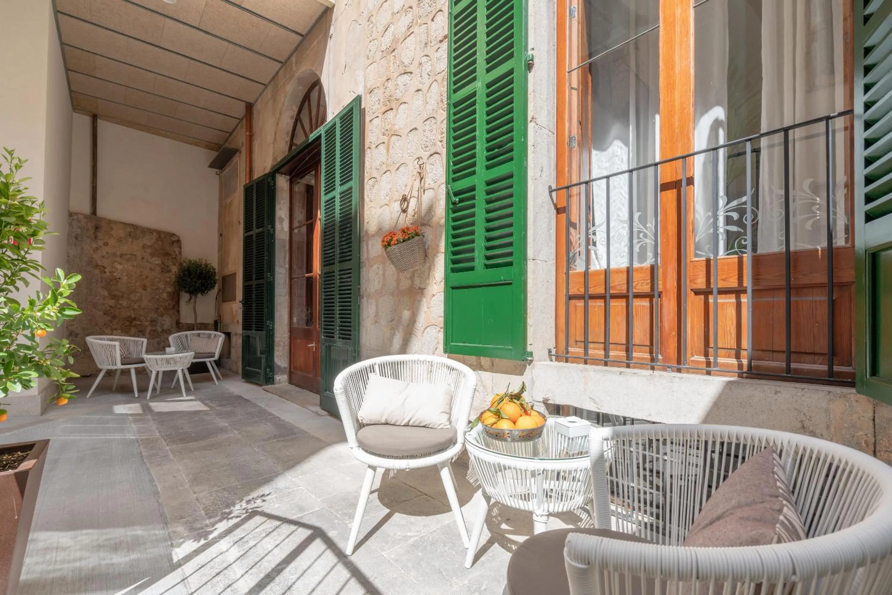 Patio in Soller Plaza
