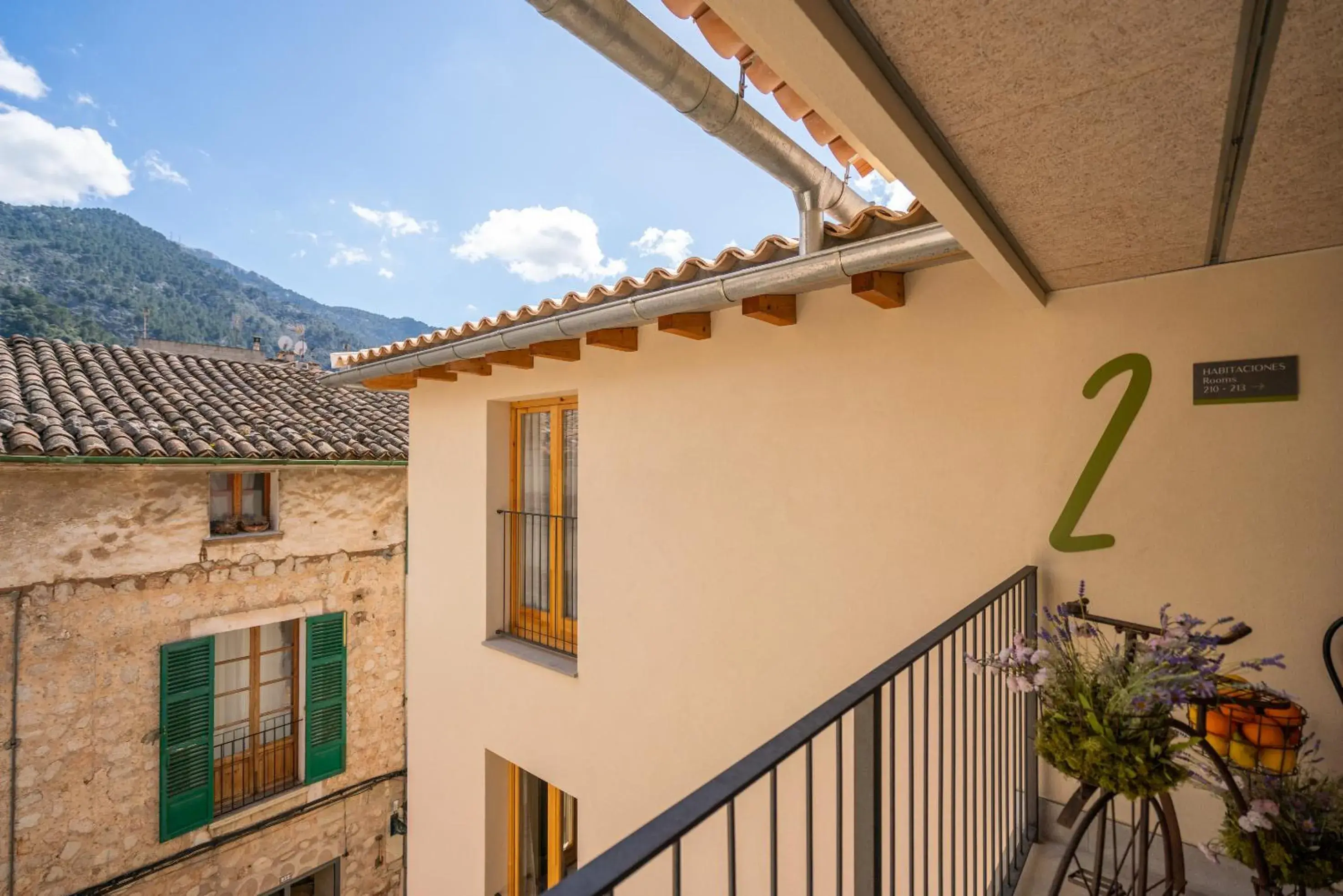 Property building in Soller Plaza Property building in Soller Plaza