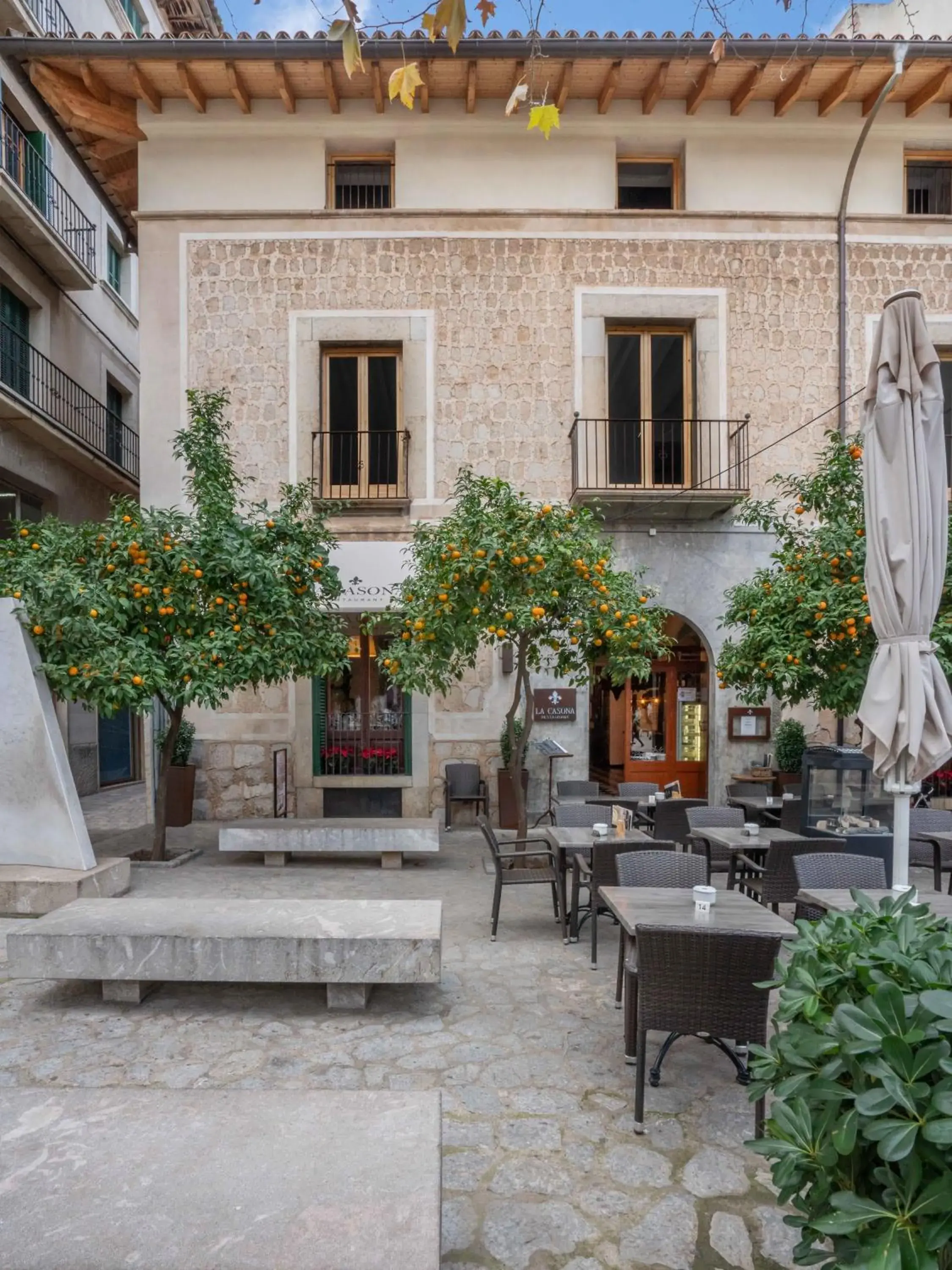 Property building in Soller Plaza Property building in Soller Plaza