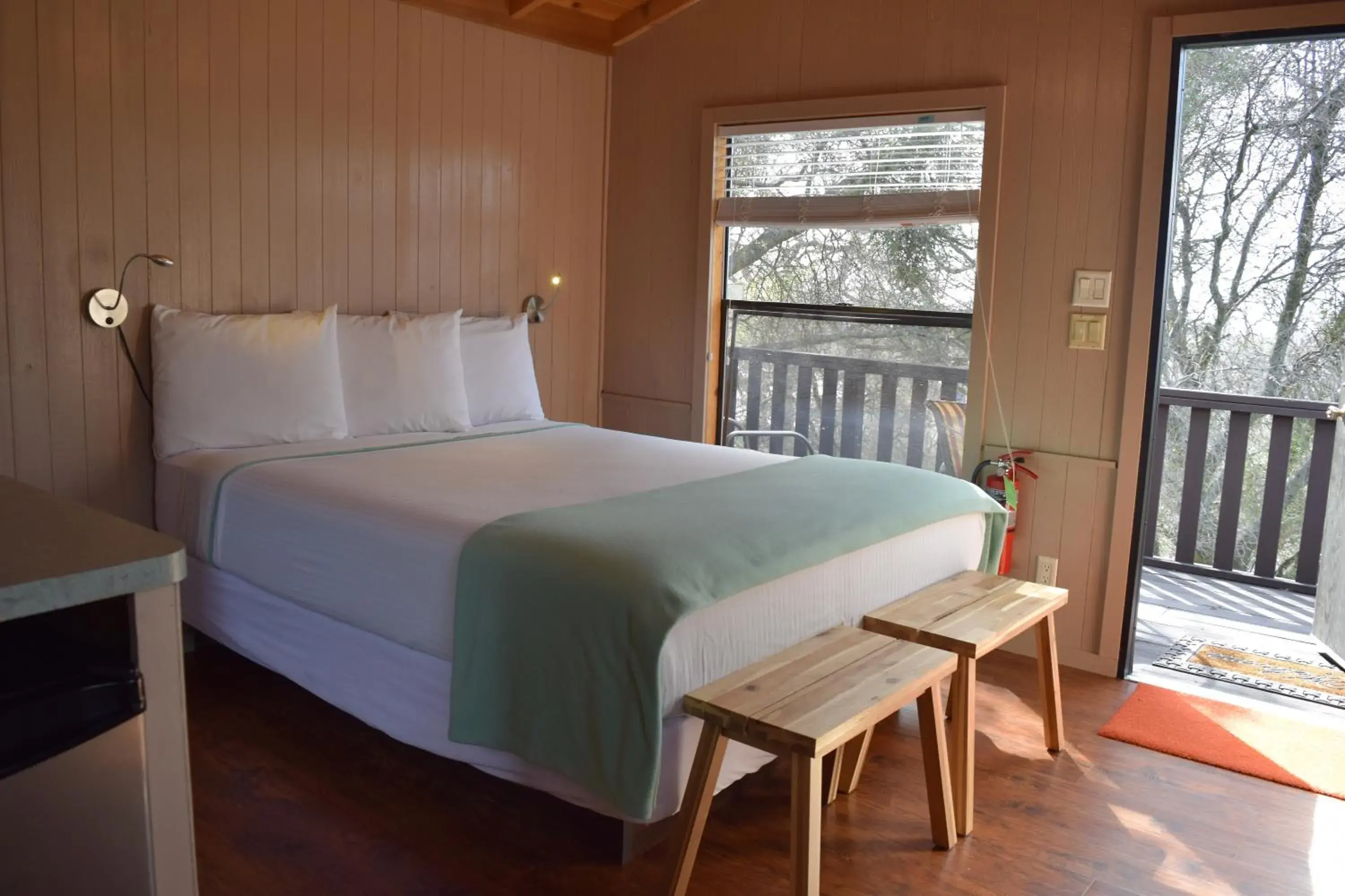 Frontier Cabin - No Pets in Yosemite RV Resort Frontier Cabin - No Pets in Yosemite RV Resort