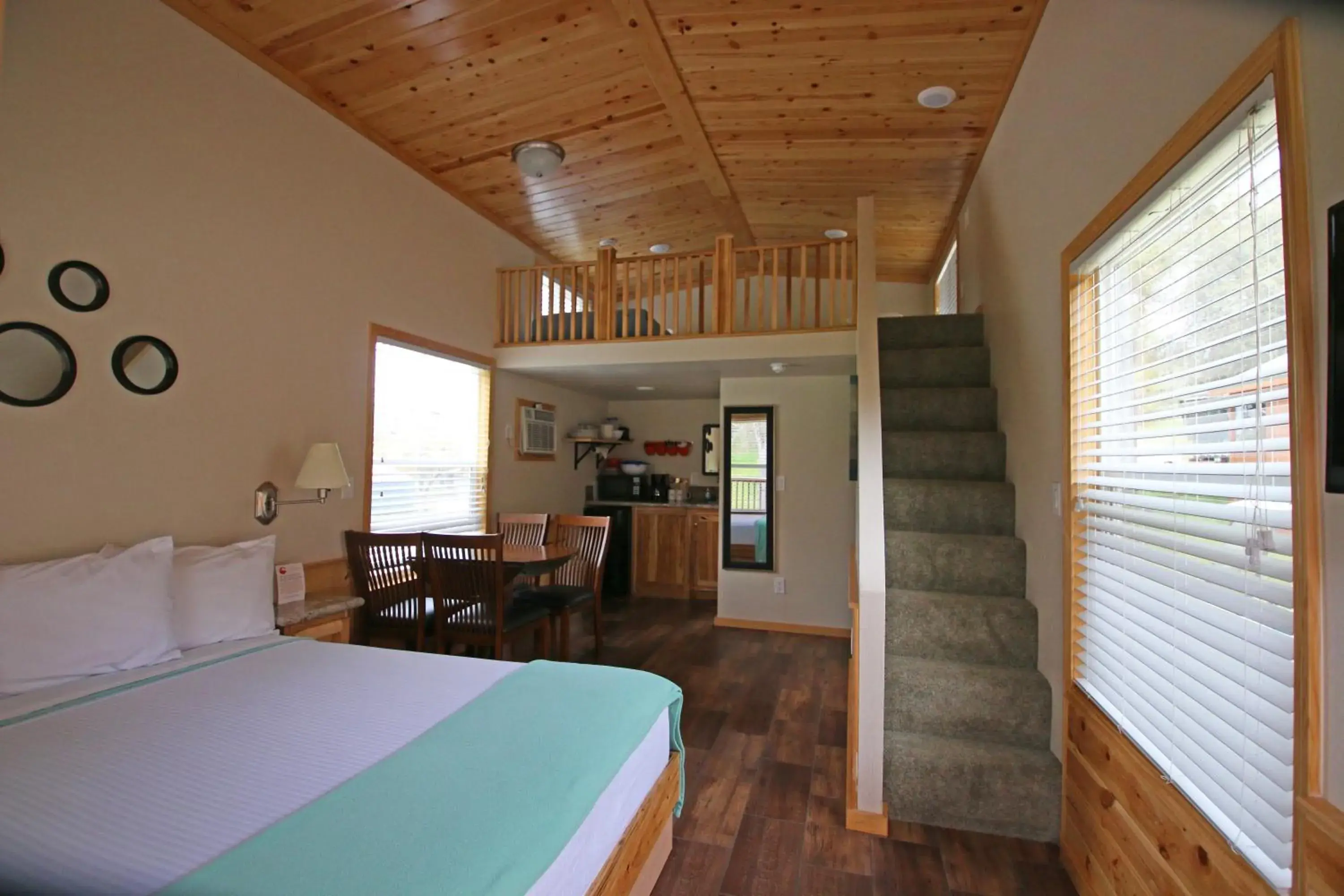 Mountain Cabin with Loft - No Pets in Yosemite RV Resort Mountain Cabin with Loft - No Pets in Yosemite RV Resort