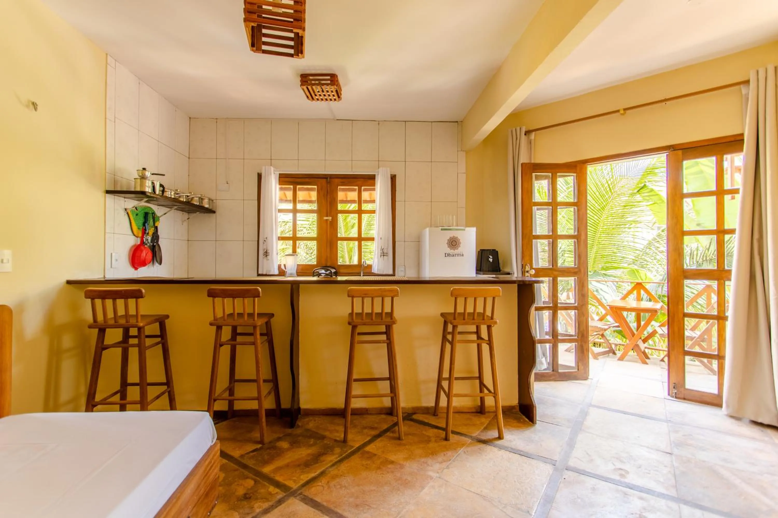 Kitchen or kitchenette in Pousada Dharma