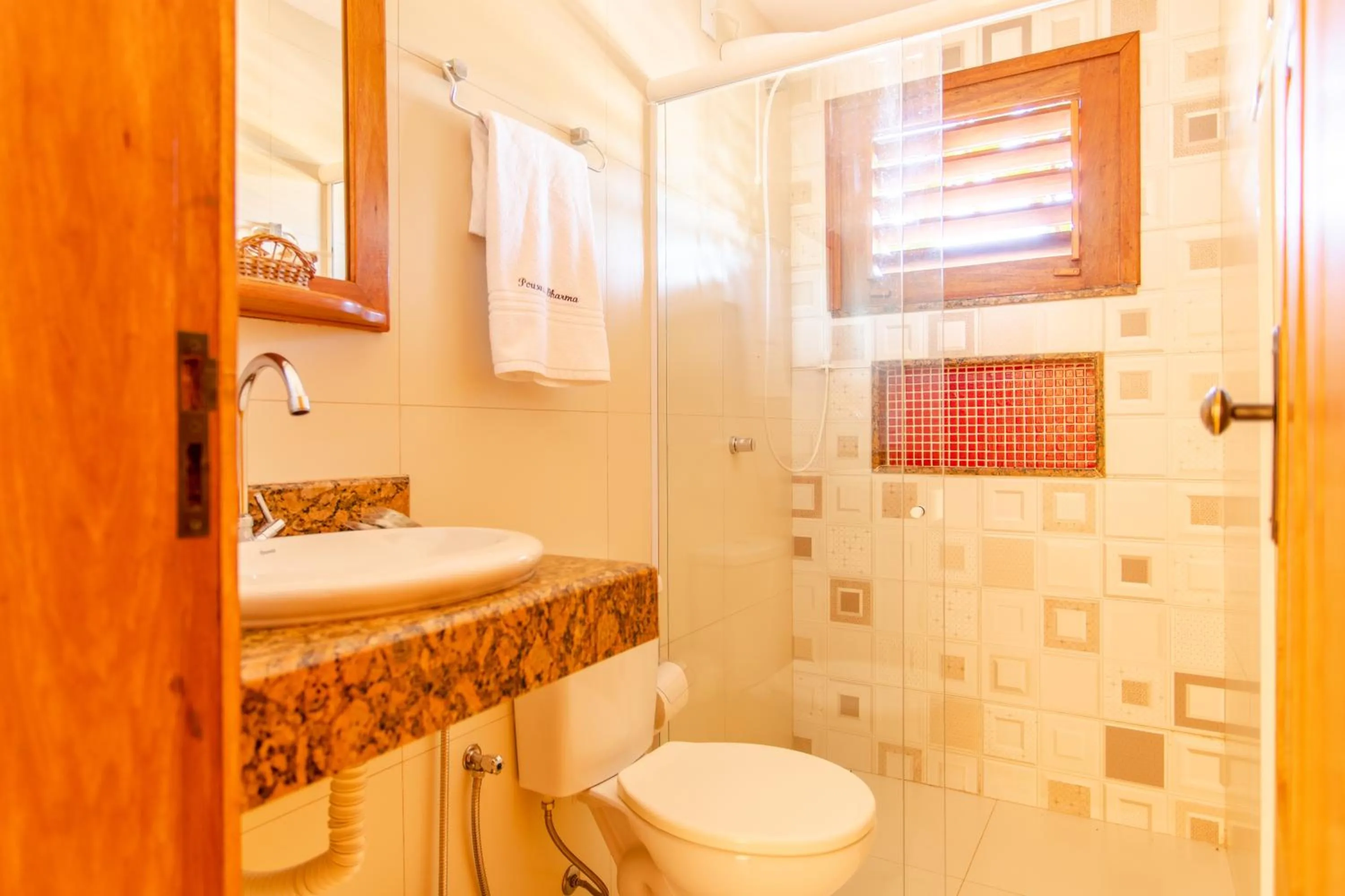 Toilet in Pousada Dharma