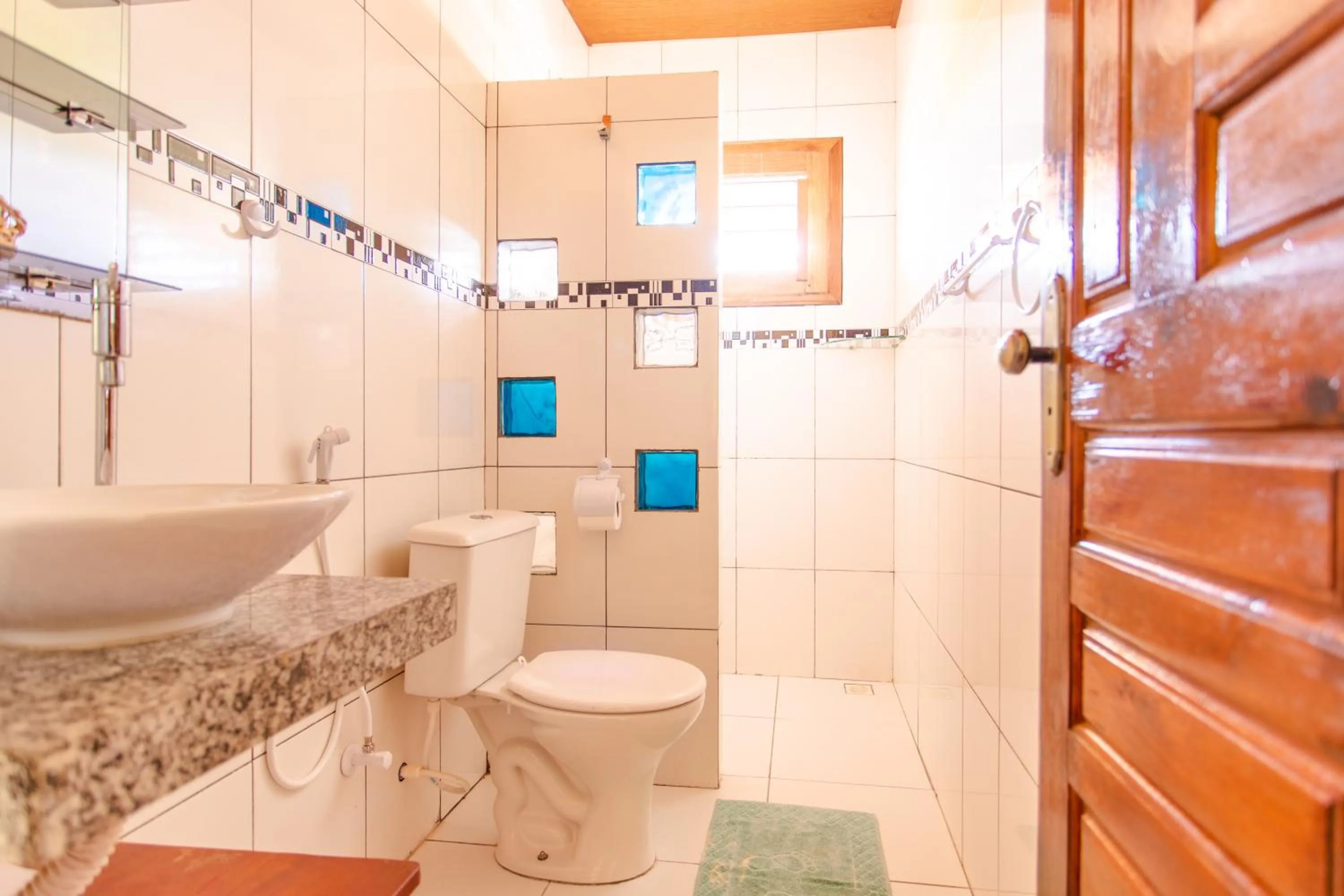 Toilet in Pousada Dharma