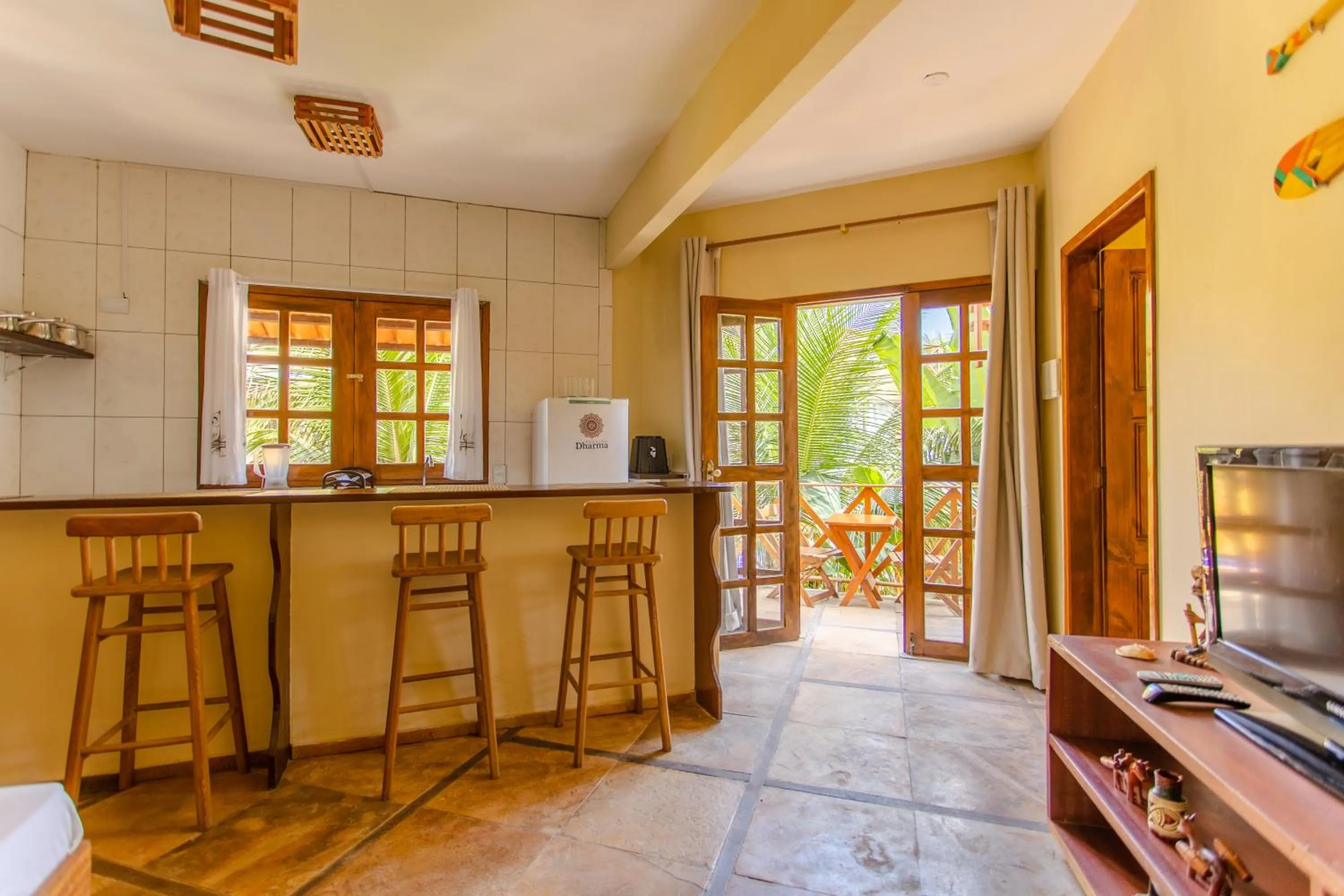 Kitchen or kitchenette in Pousada Dharma