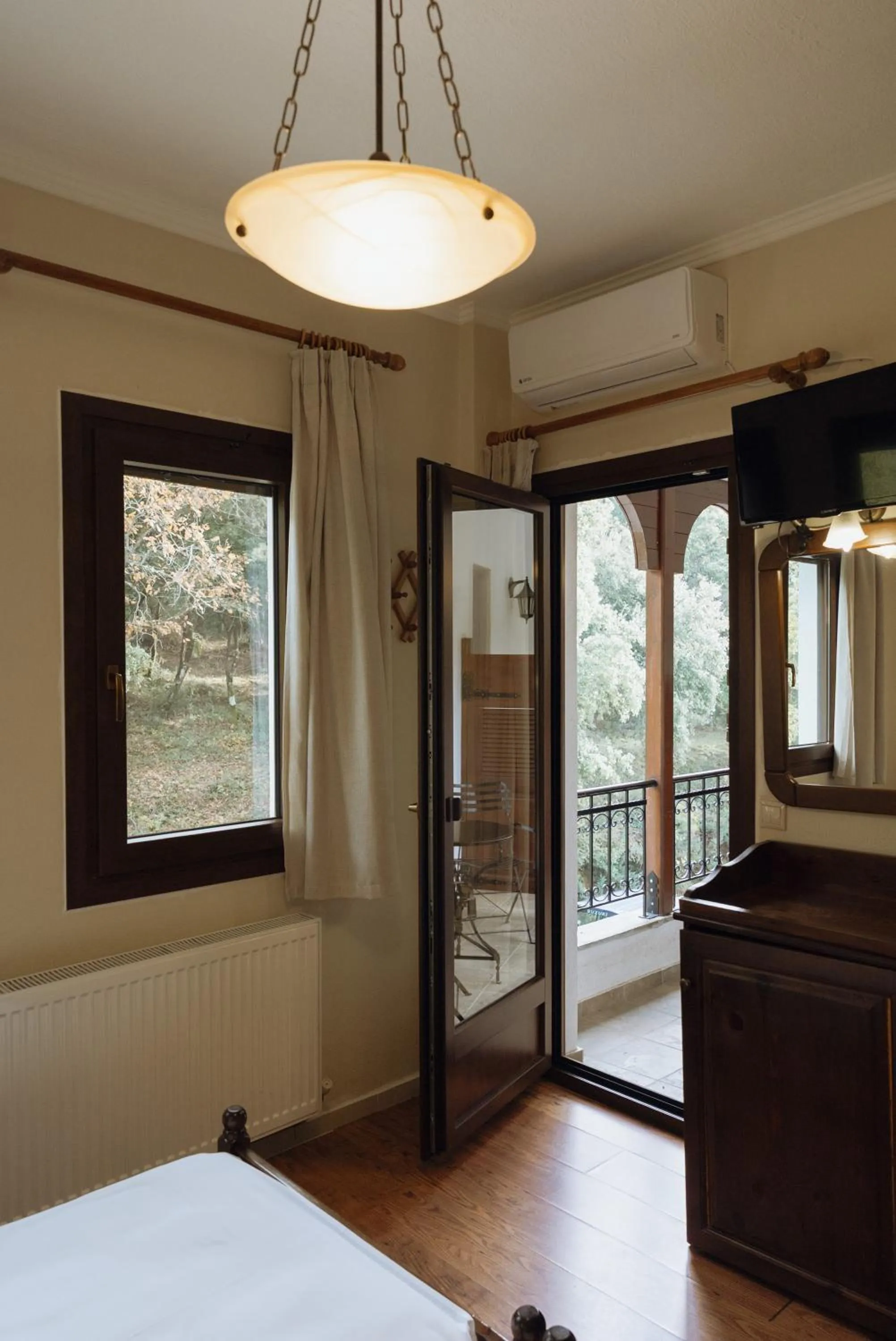 Balcony/Terrace, Bed in Agnanti Hotel