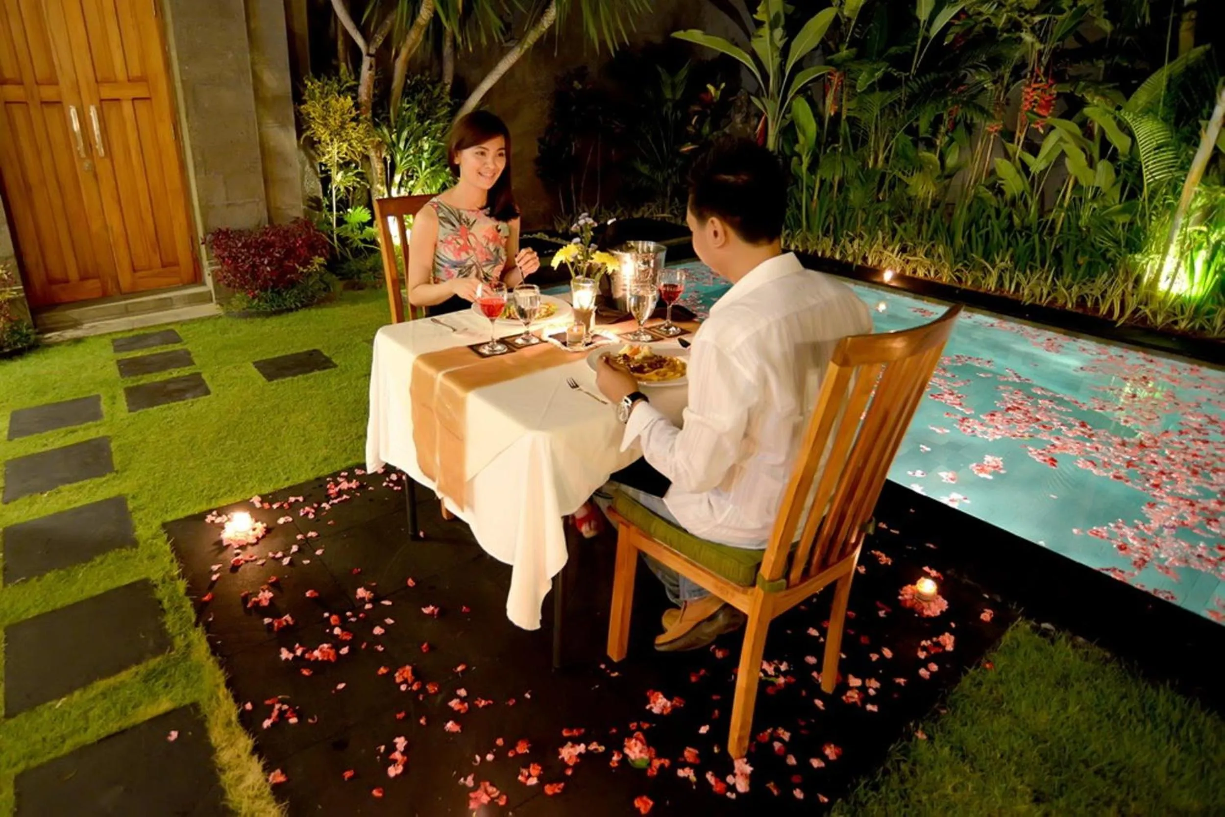 Swimming pool in Sandi Agung Villa