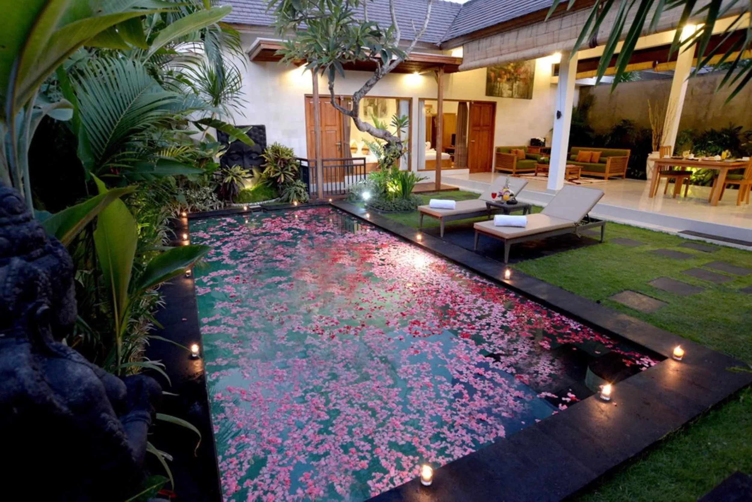 Swimming pool in Sandi Agung Villa