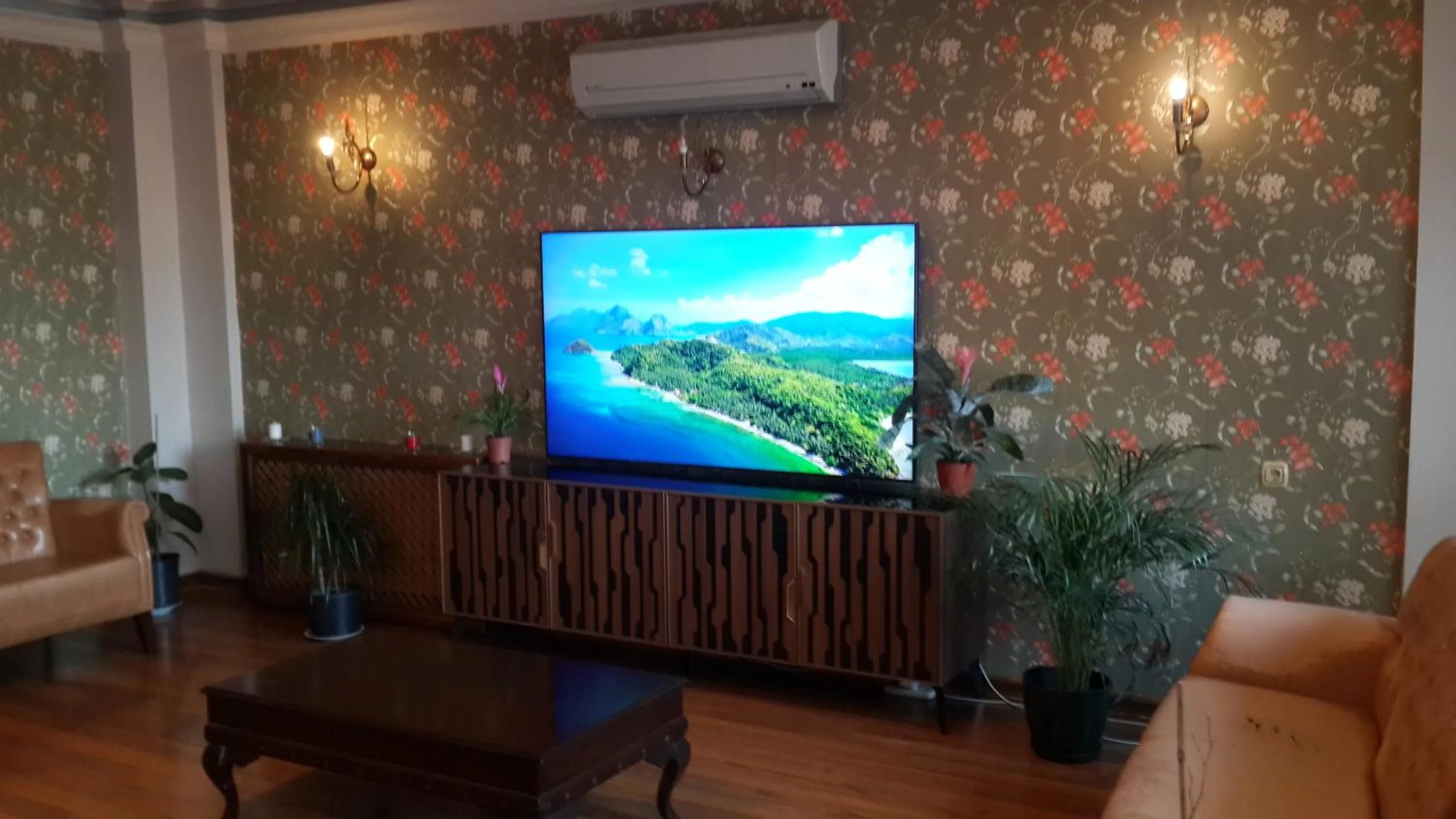 Communal lounge/ TV room in Termal Elit Hotel