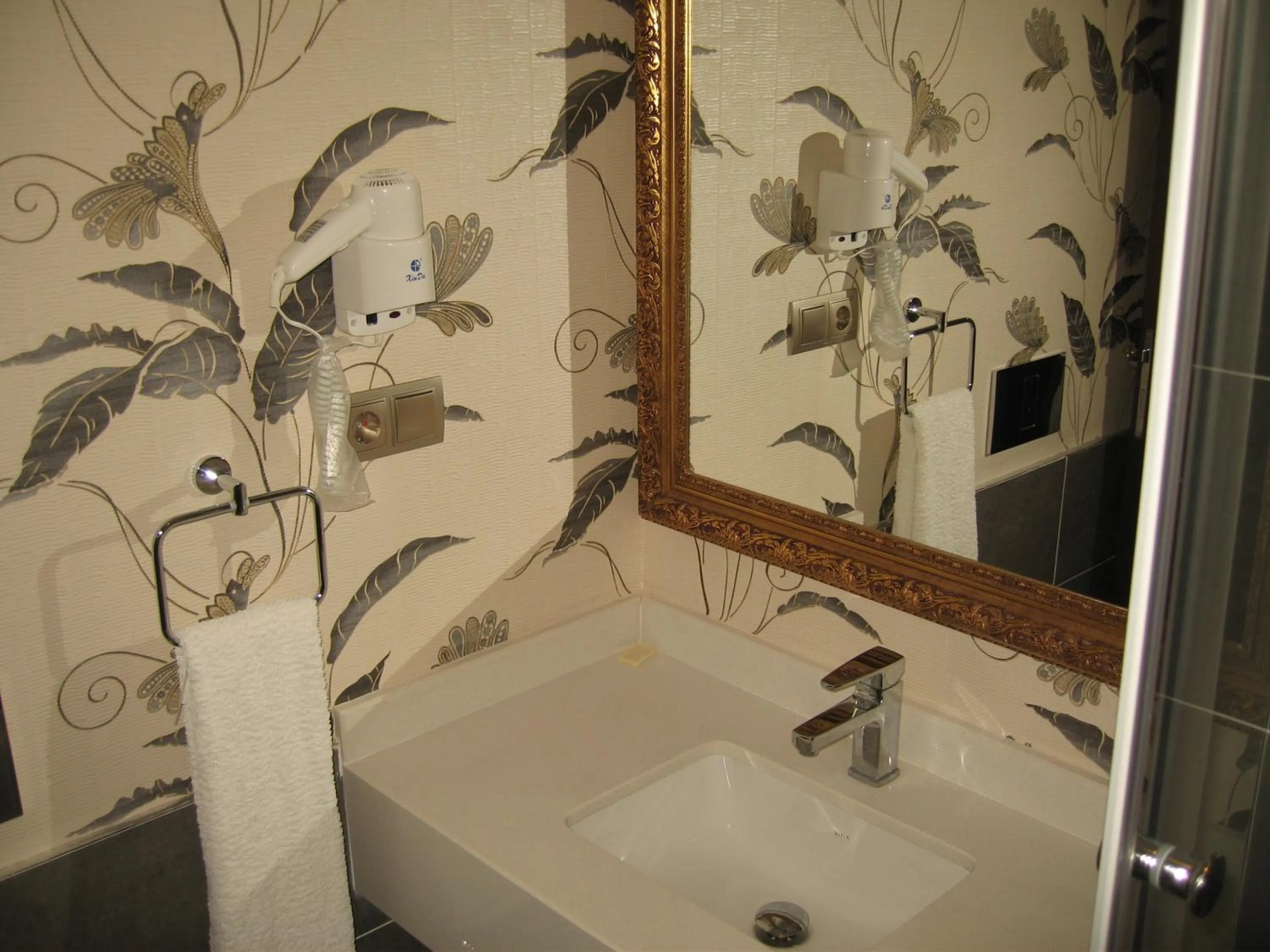 Bathroom in Termal Elit Hotel