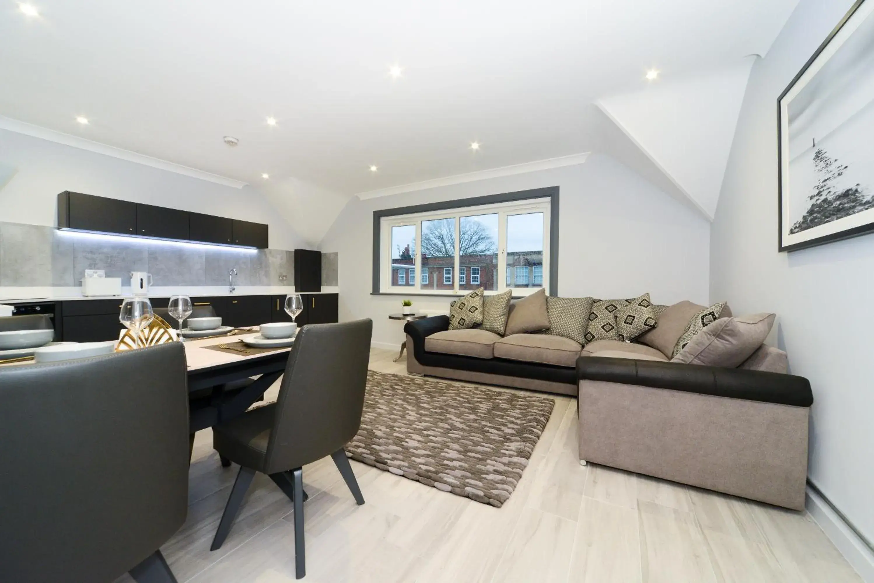 Amazing Apartment near Bournemouth, Poole & Sandbanks - WiFi & Smart TV - Newly Renovated! Great Location! Amazing Apartment near Bournemouth, Poole & Sandbanks - WiFi & Smart TV - Newly Renovated! Great Location!
