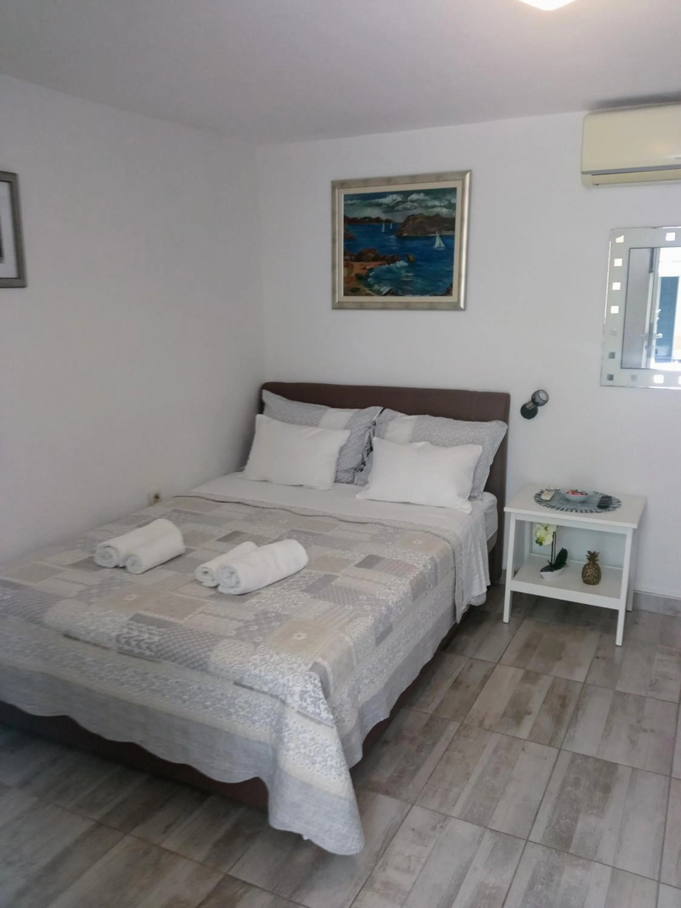 Bed in Apartments & room Ivica Split