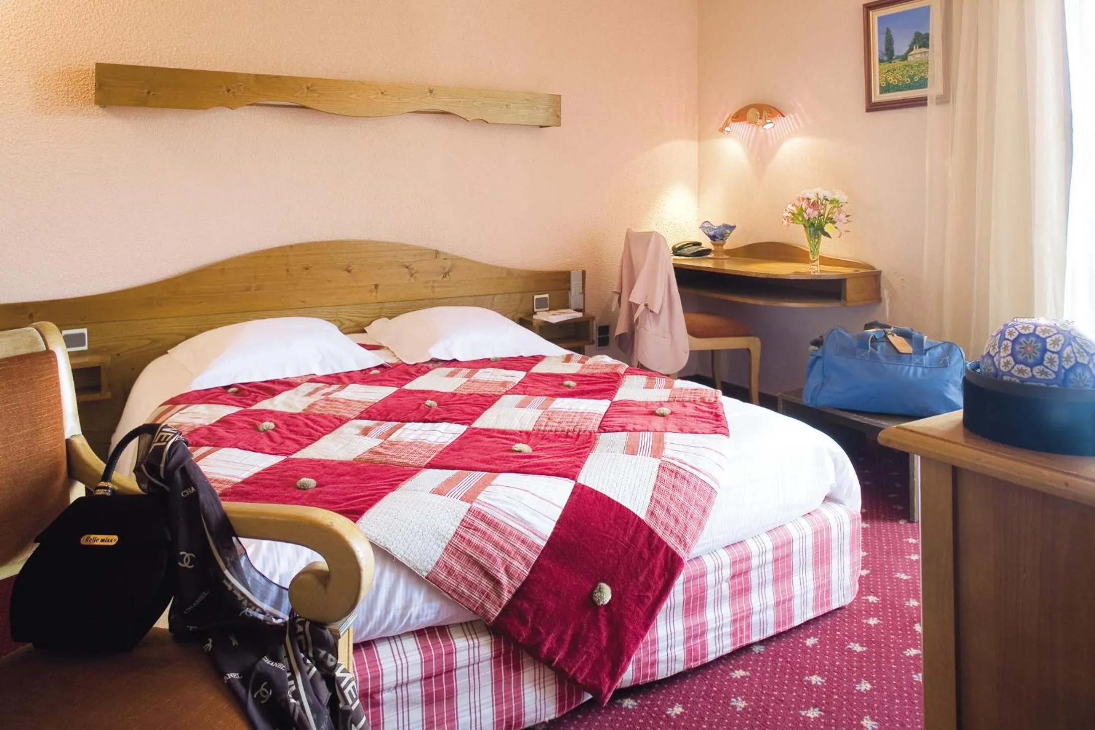 Bed in Hôtel Les Soldanelles