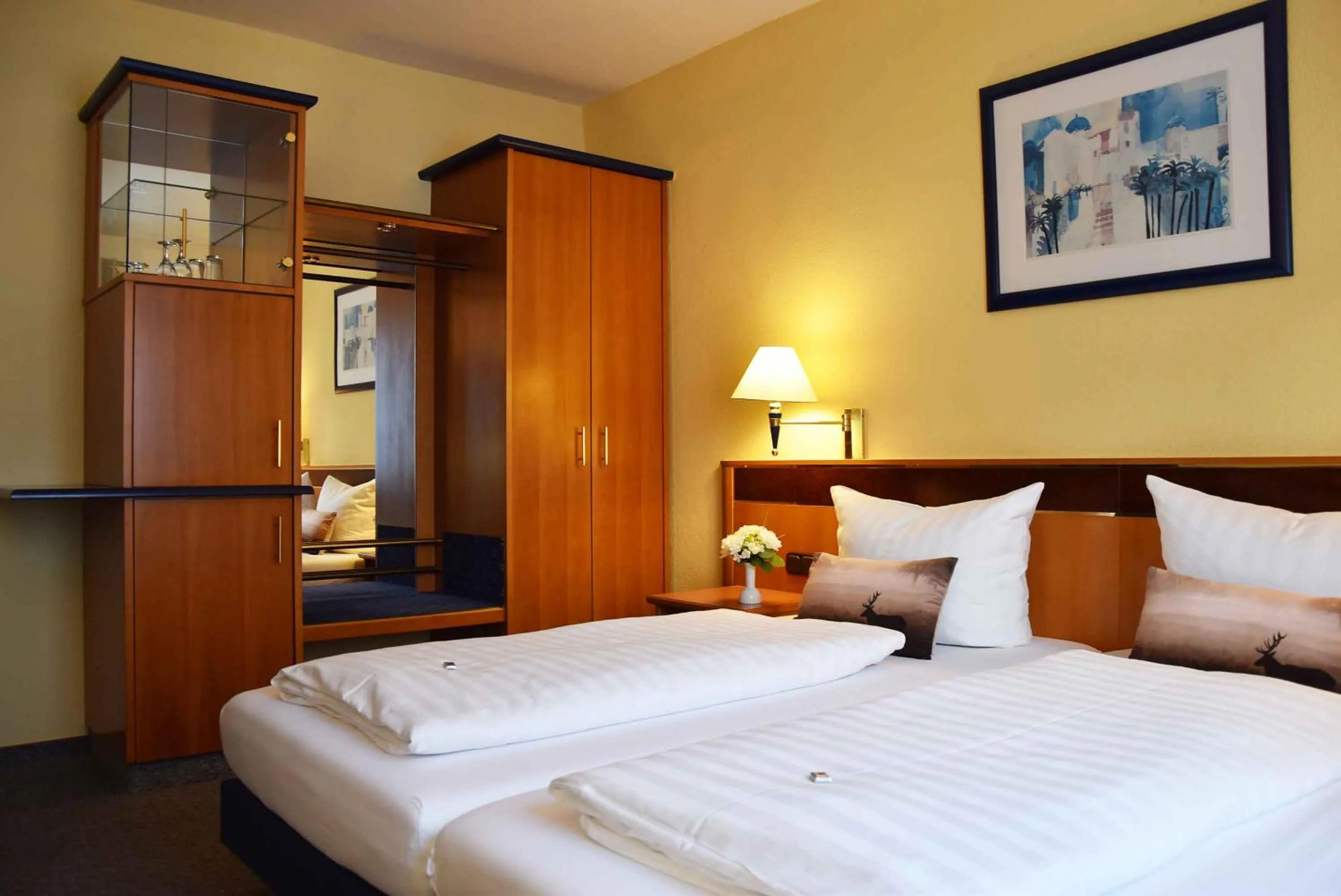 Bed in Landhotel Zum Hirsch