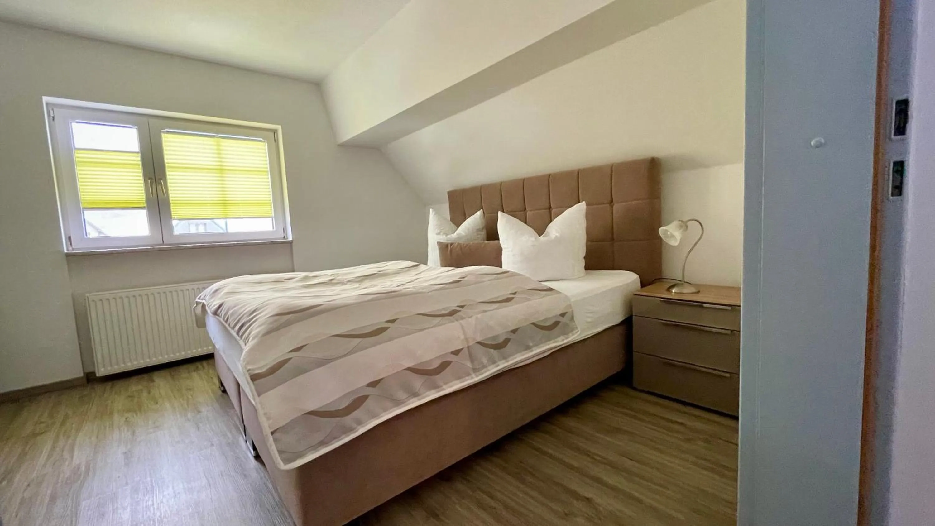 Bed in Landhotel Zum Hirsch