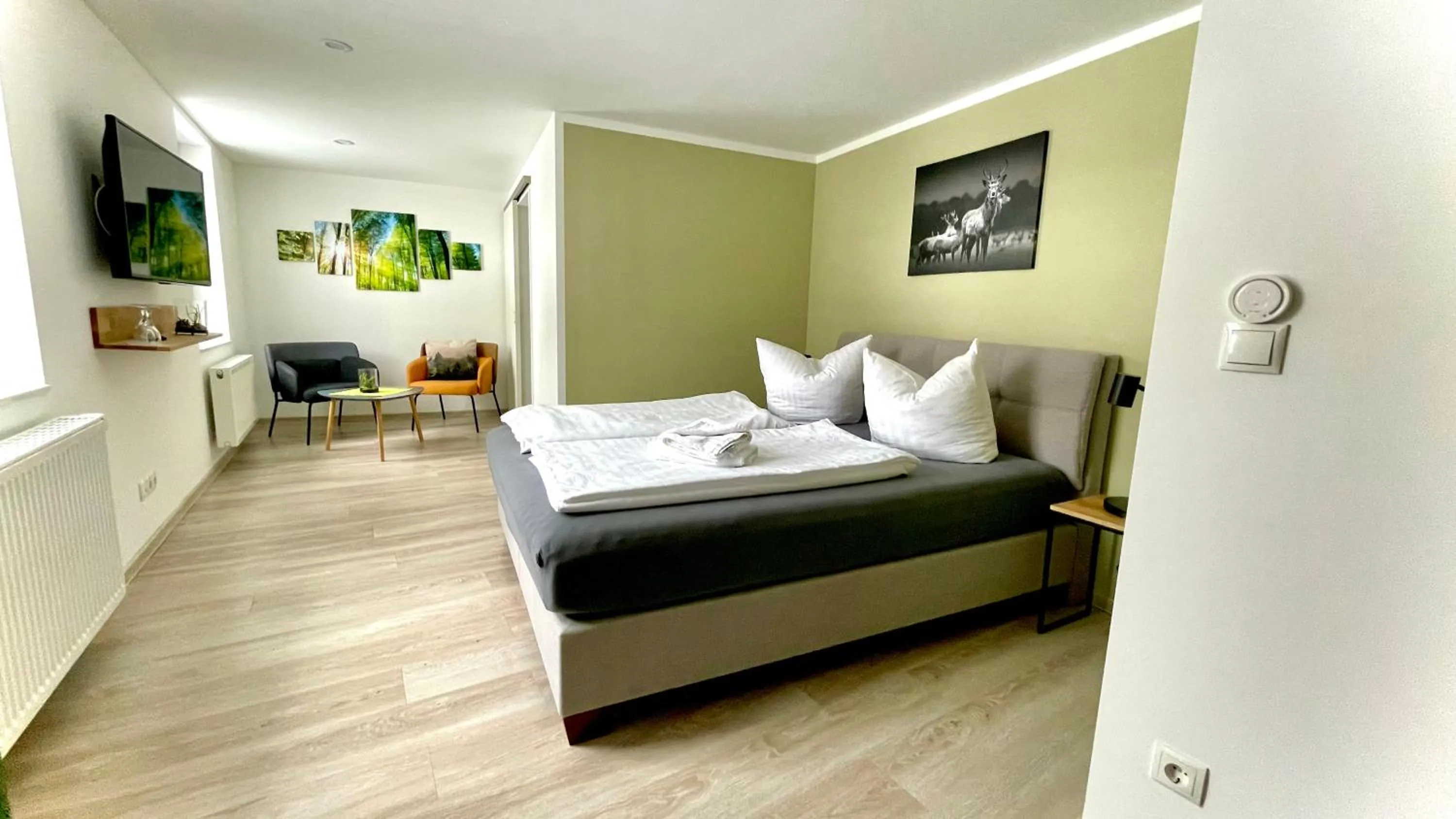 Bed in Landhotel Zum Hirsch