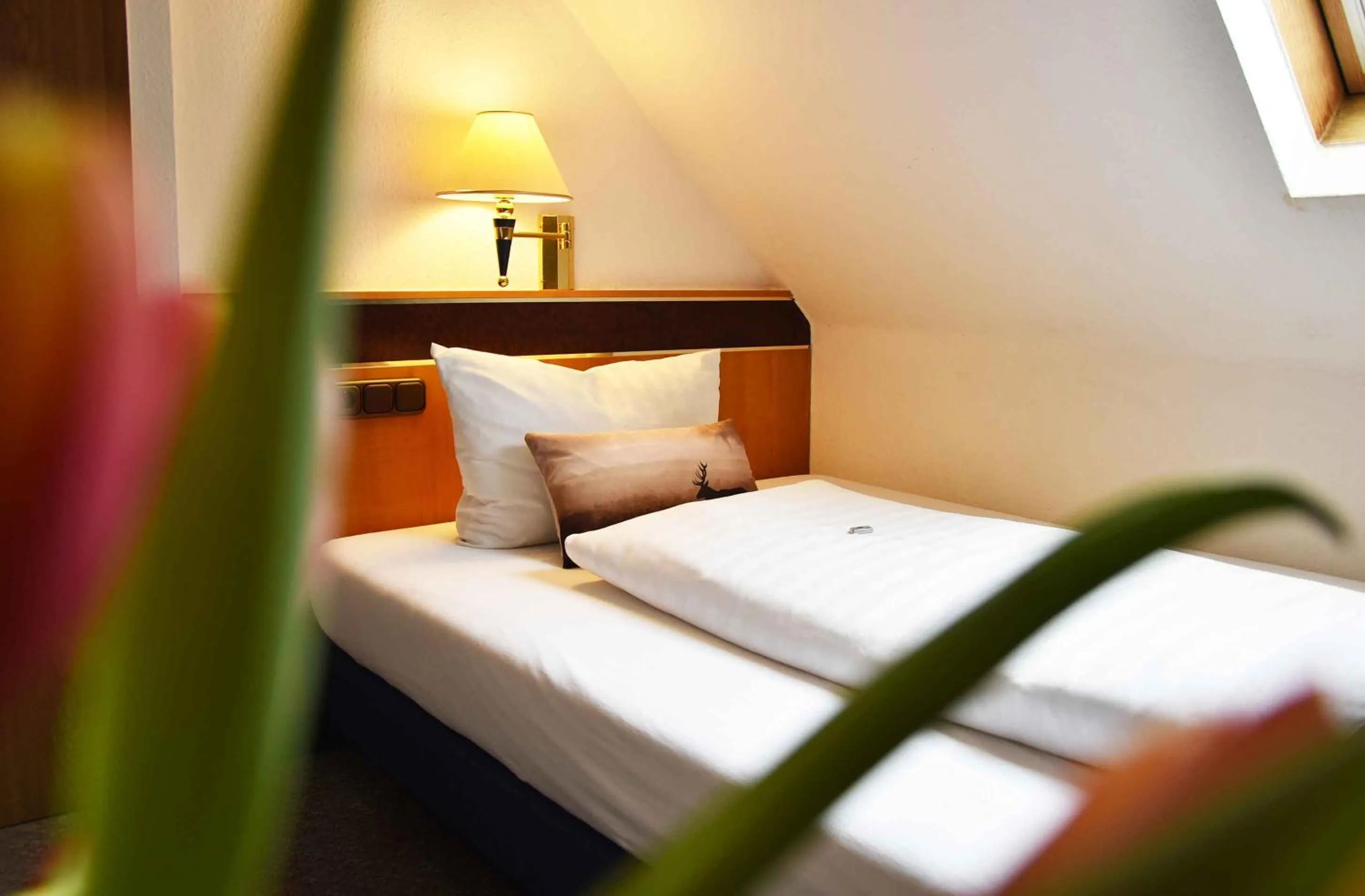 Bed in Landhotel Zum Hirsch