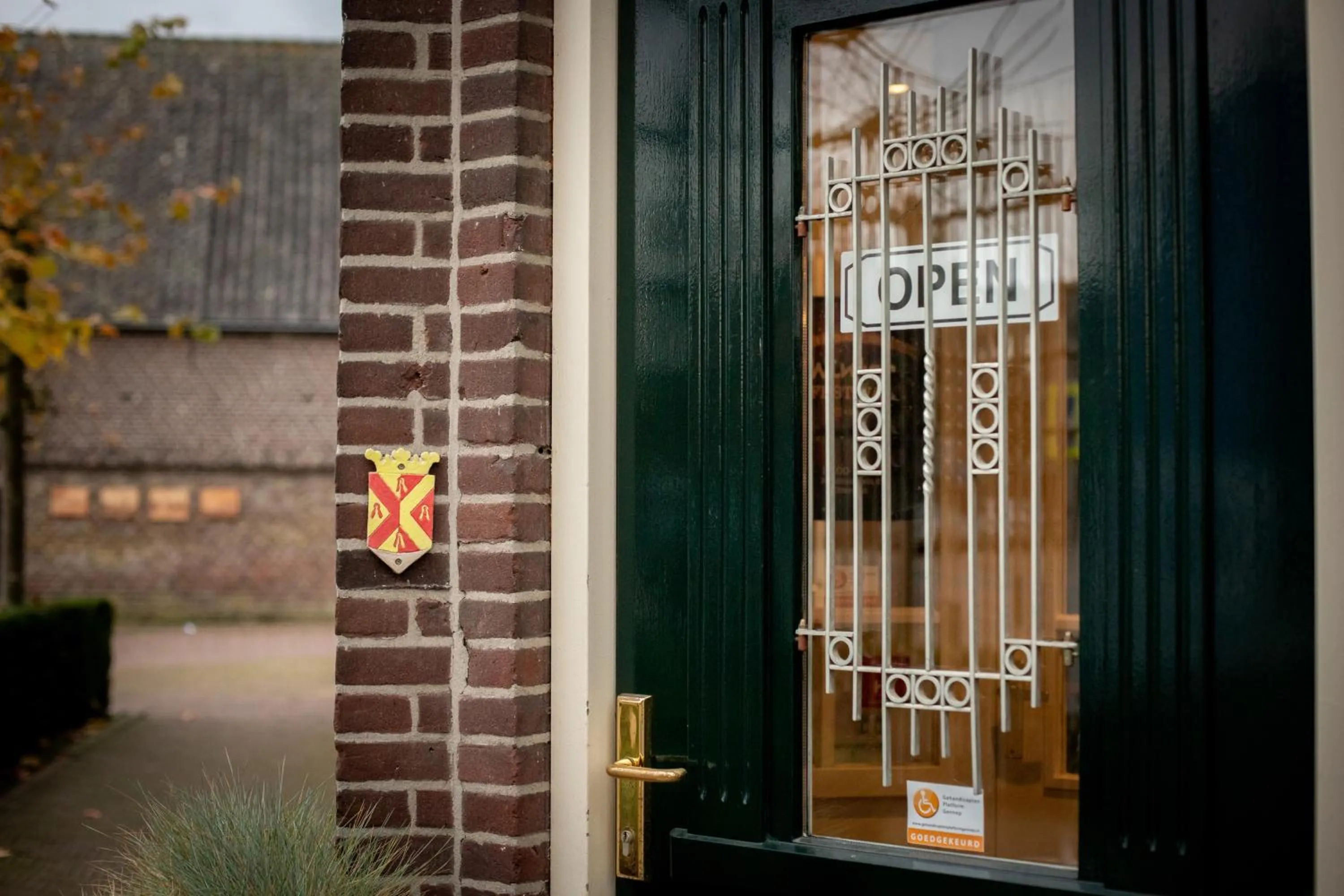 Facade/entrance in Hotel de Reiziger