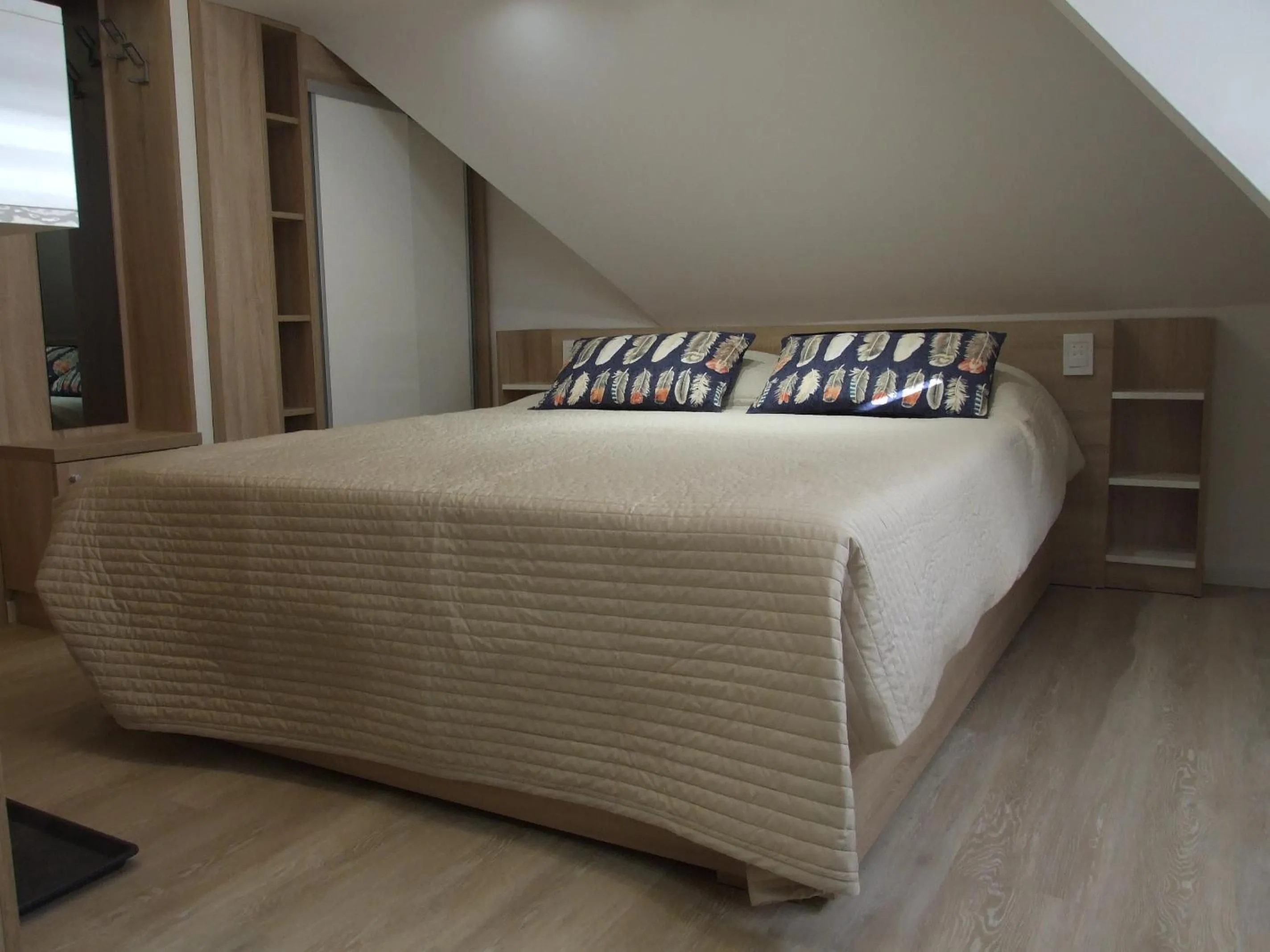 Bed in Peak Center Konaci