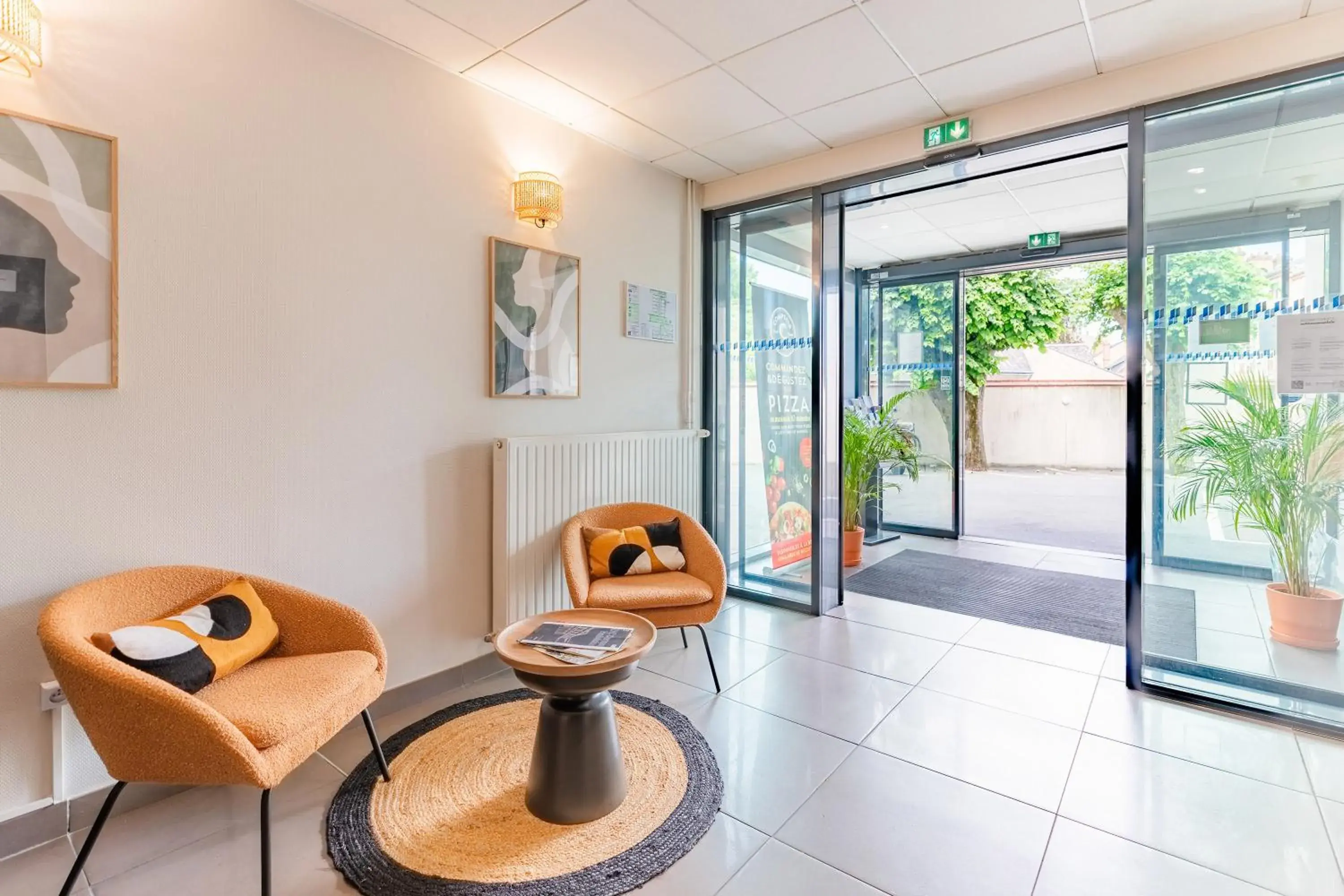 Lobby or reception in Appart'City Confort Orléans Lobby or reception in Appart'City Confort Orléans