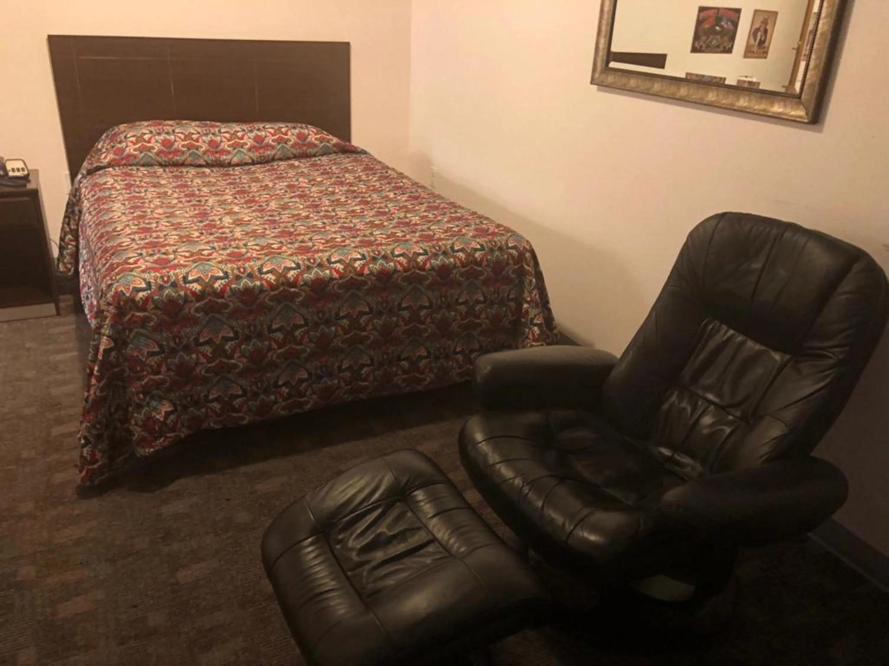 Photo of the whole room in Campbell Lodge