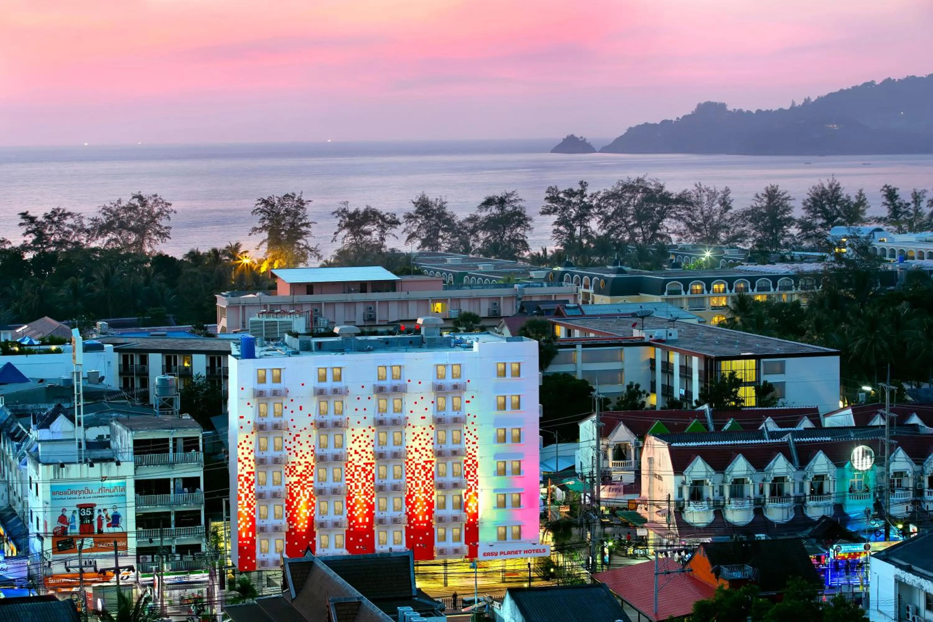 Property building in Easy Planet Phuket Patong