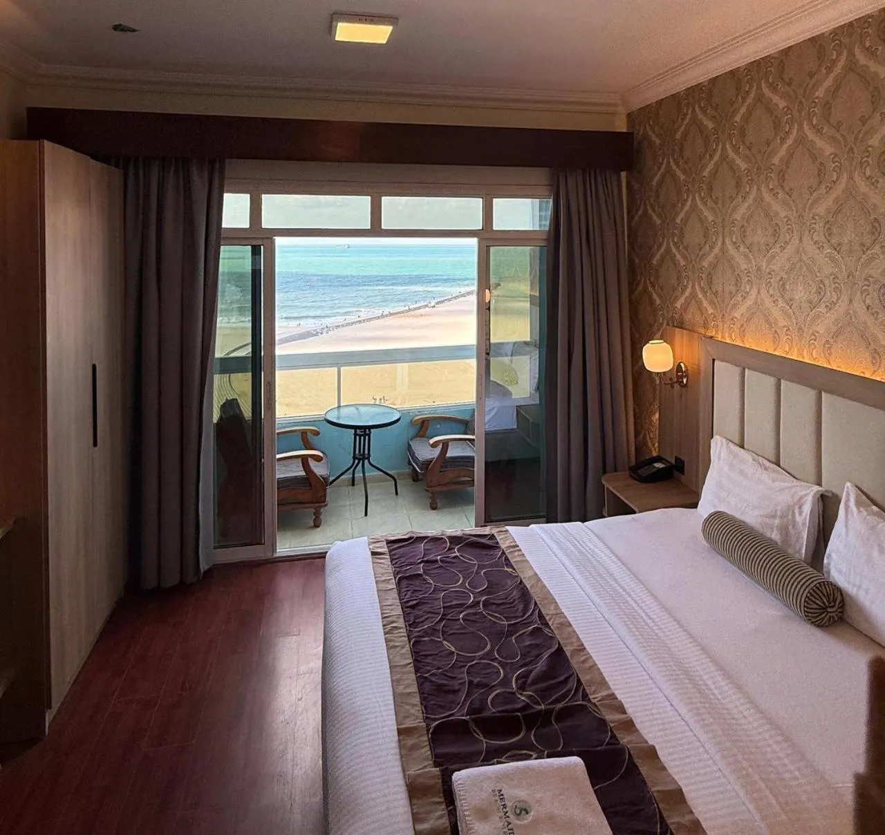 Bed in Mermaid Beach Hotel LLC