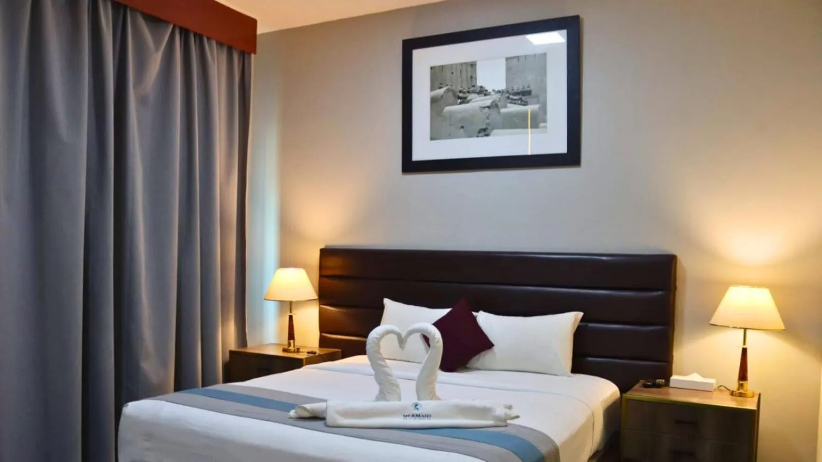 Bed in Mermaid Beach Hotel LLC