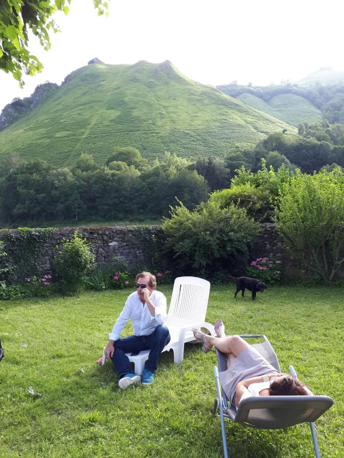 People in La Maison de Jeanne