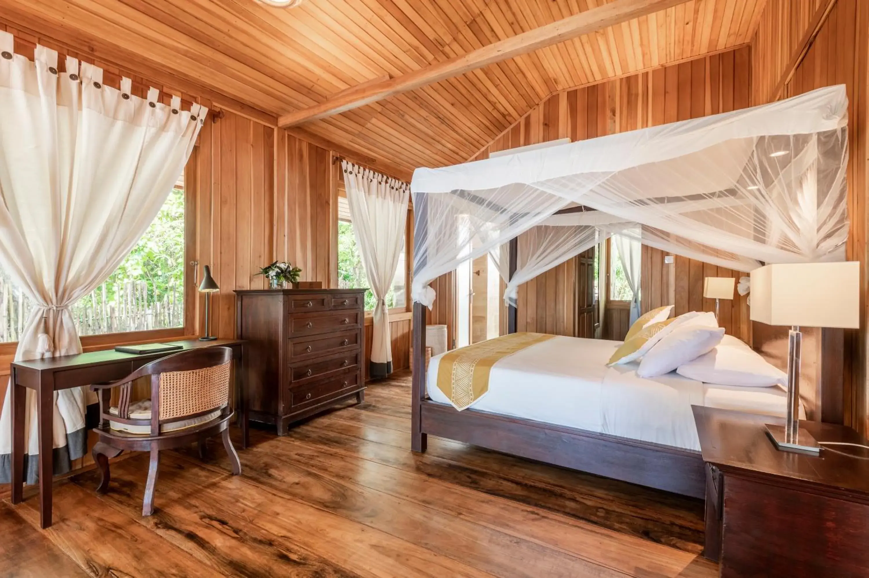 Bedroom, Bed in Siladen Resort & Spa