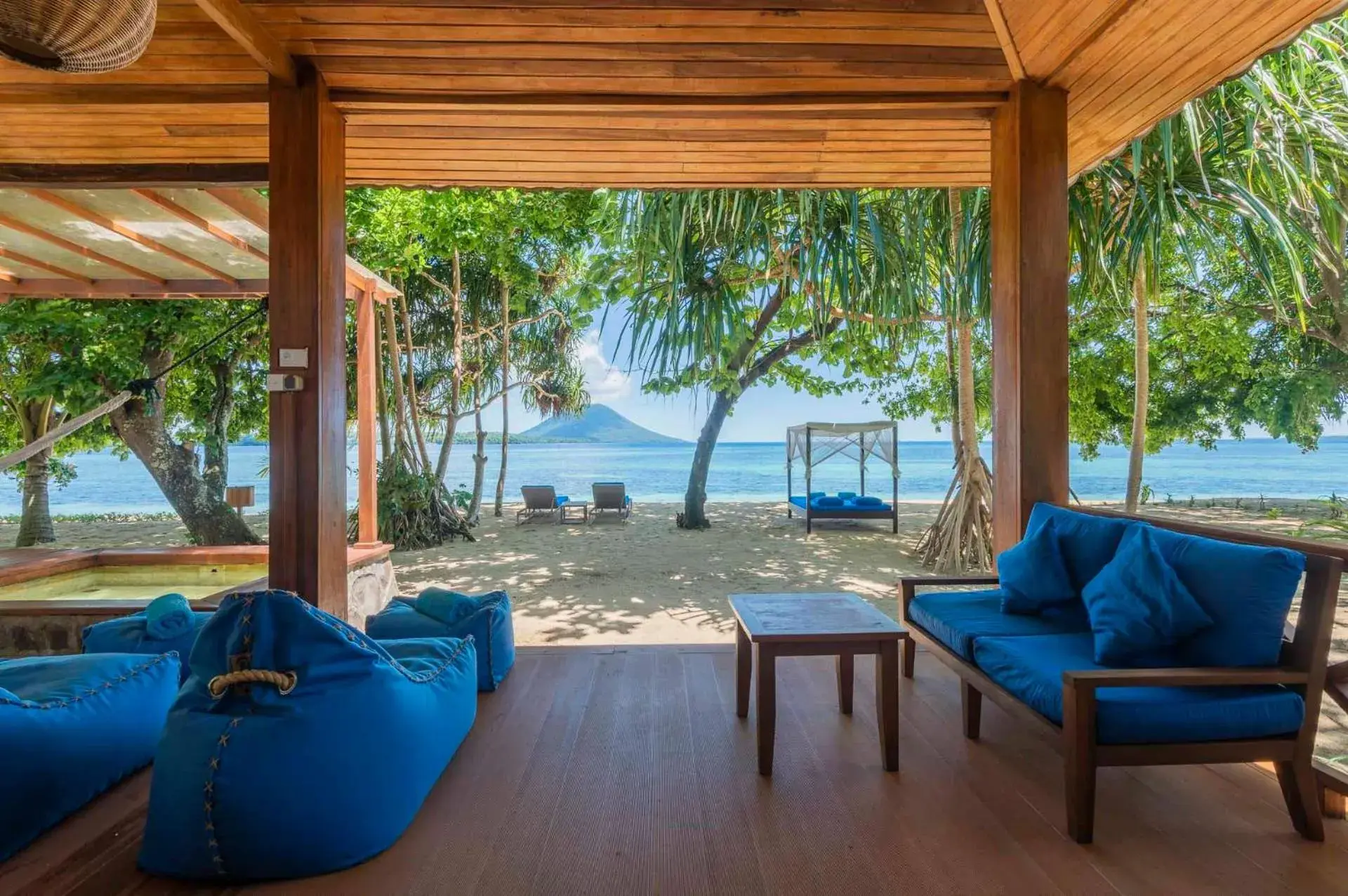 Patio, Seating Area in Siladen Resort & Spa