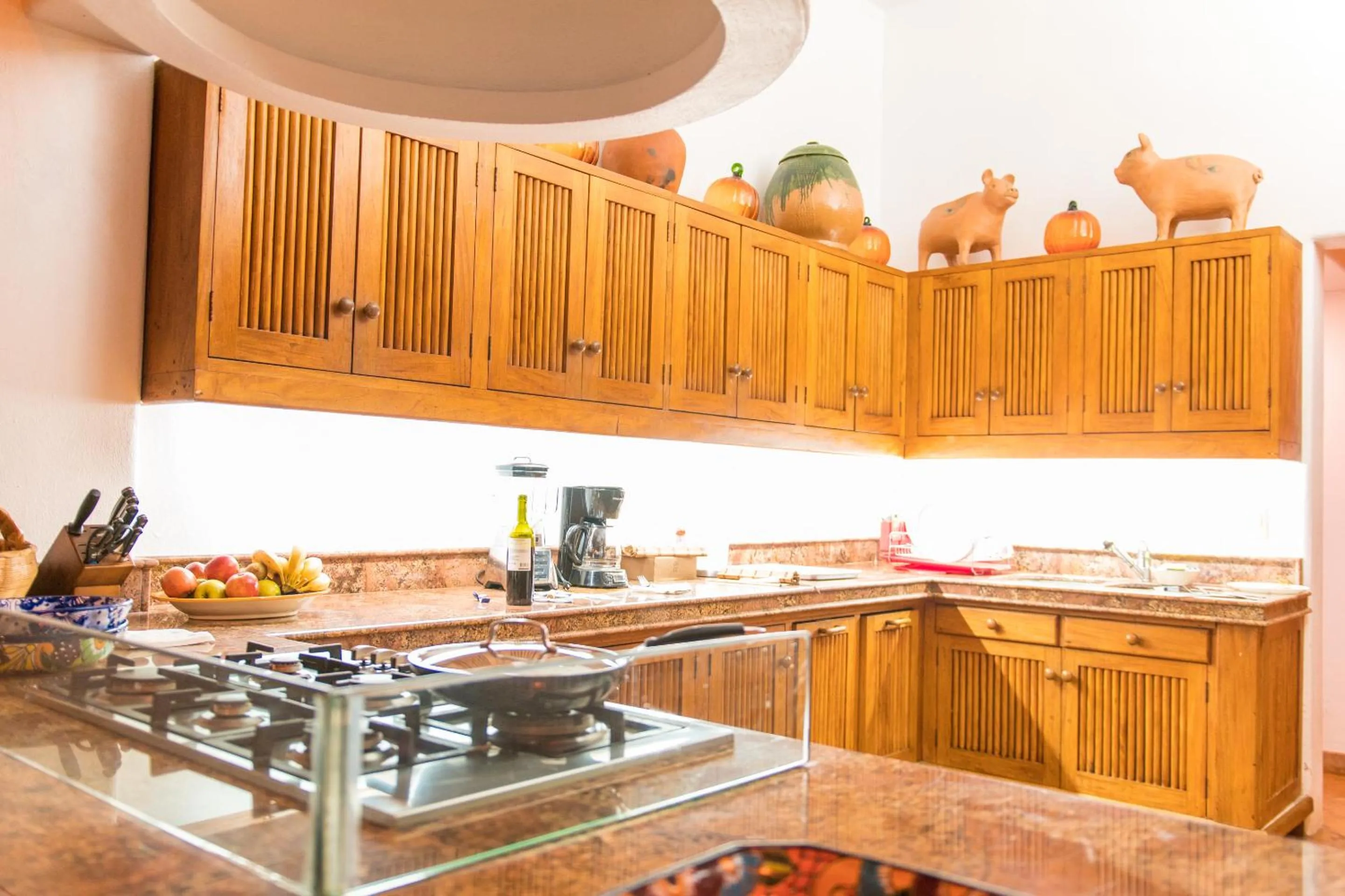 Communal kitchen in Mi Otra Casa