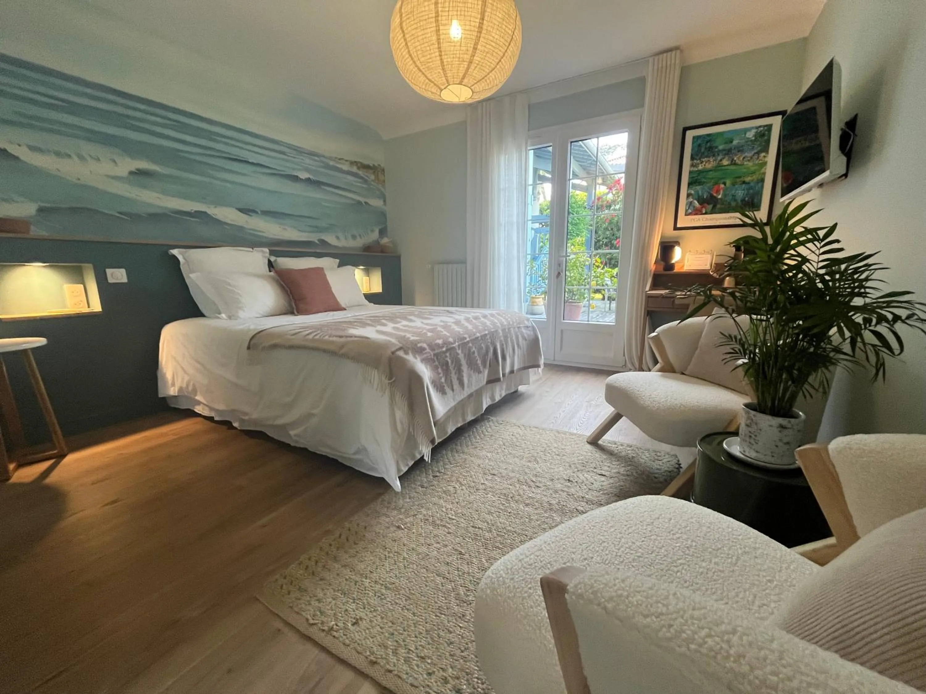 TV and multimedia, Bed in Chambre d'Hôtes Etchebri
