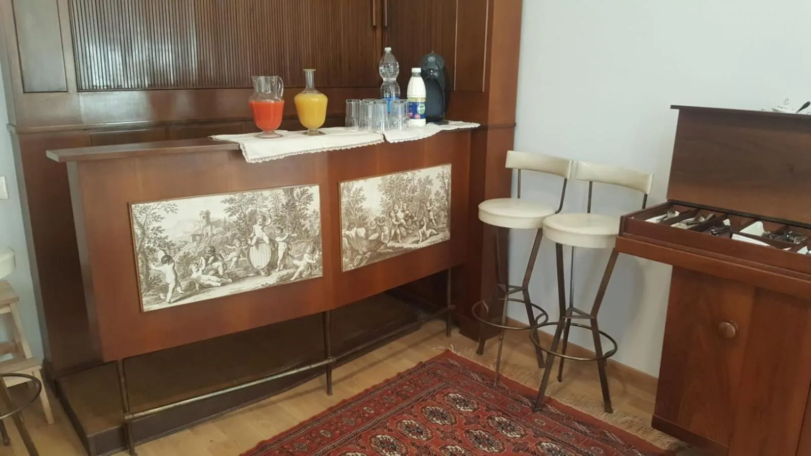 Communal lounge/ TV room in B&B Querceto