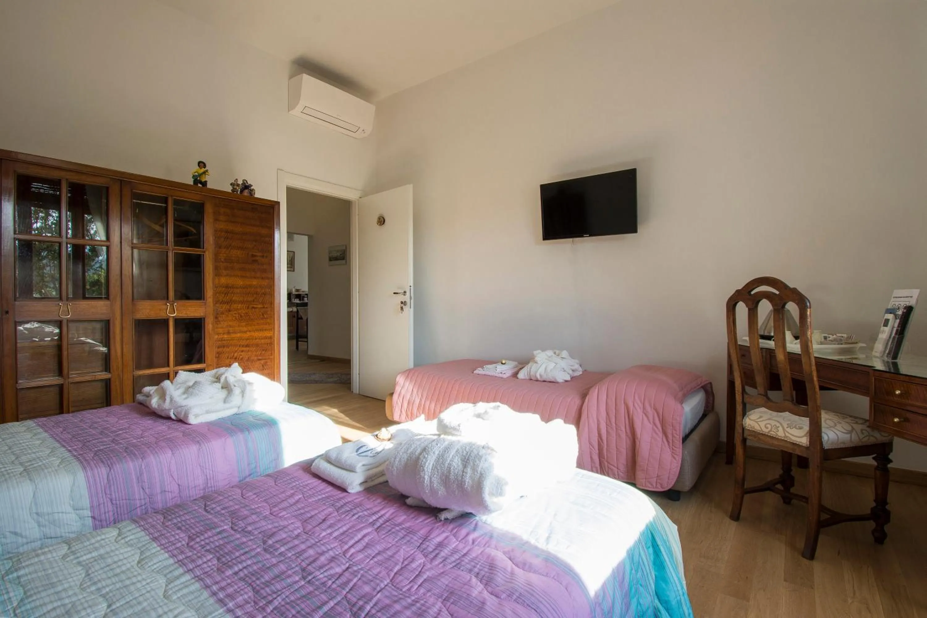 TV and multimedia, Bed in B&B Querceto