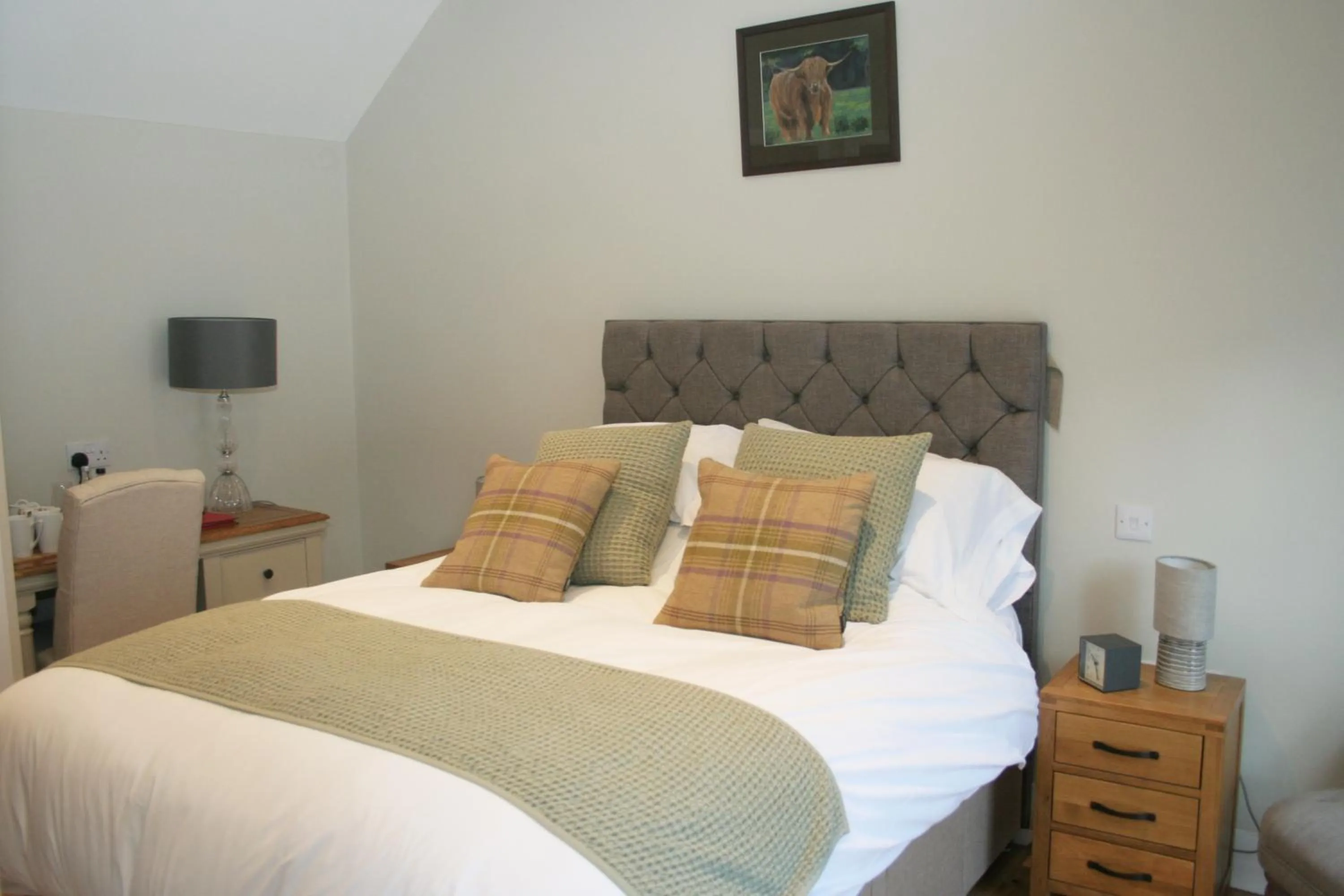 Bedroom, Bed in The Red Cow