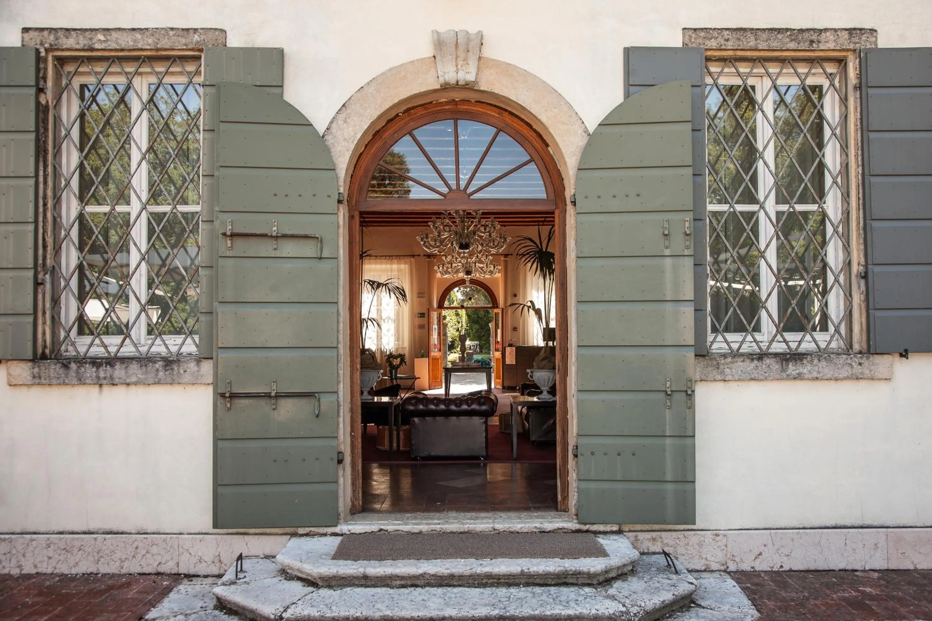 Facade/entrance in Relais Villa Ormaneto