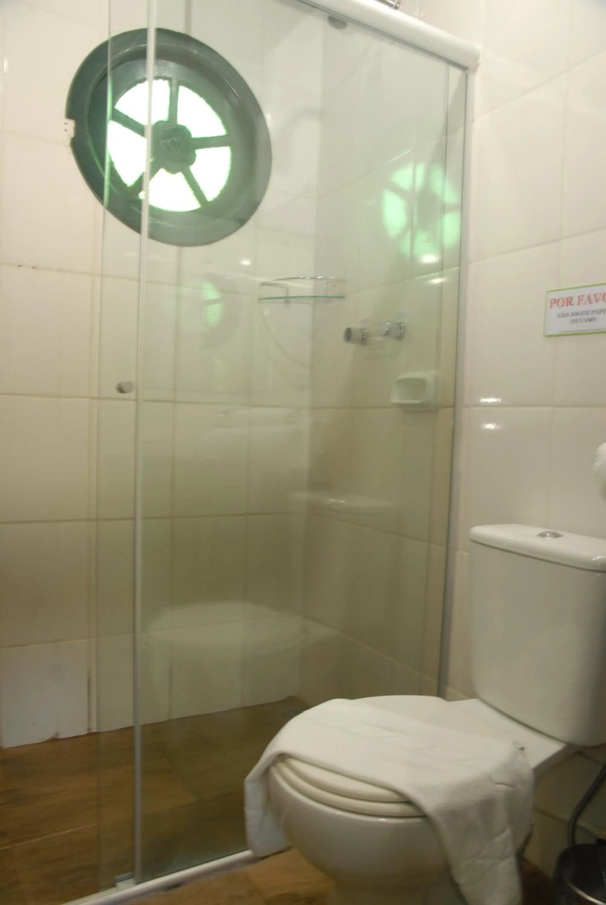 Shower in Pousada Mirante do Penedo