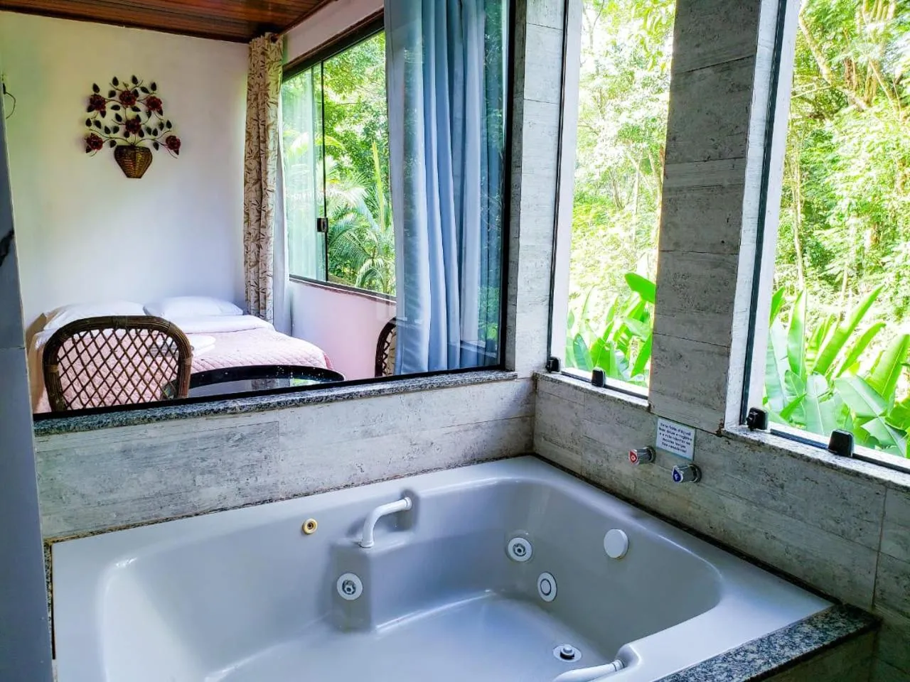 Bathroom in Pousada Mirante do Penedo