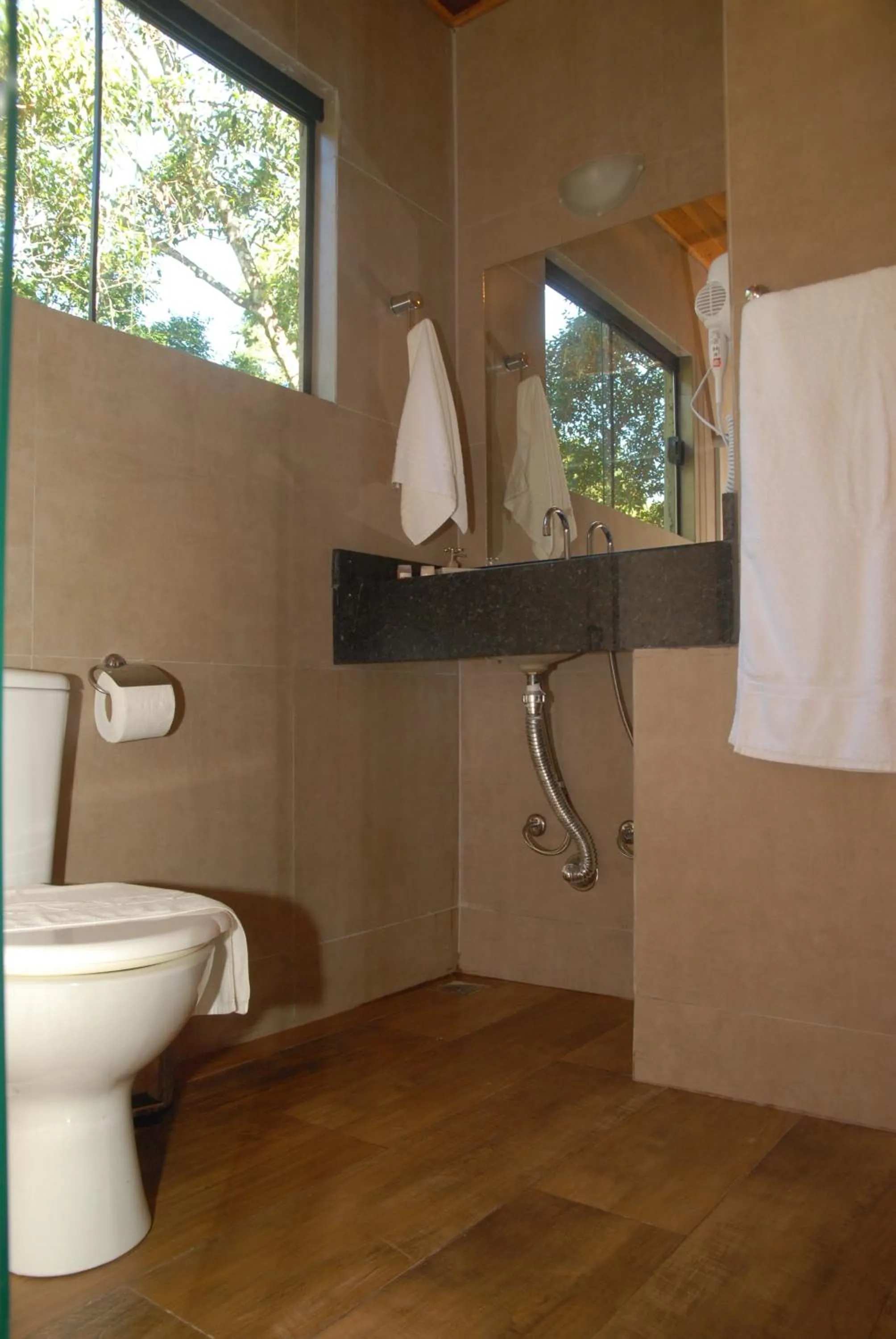 Toilet in Pousada Mirante do Penedo