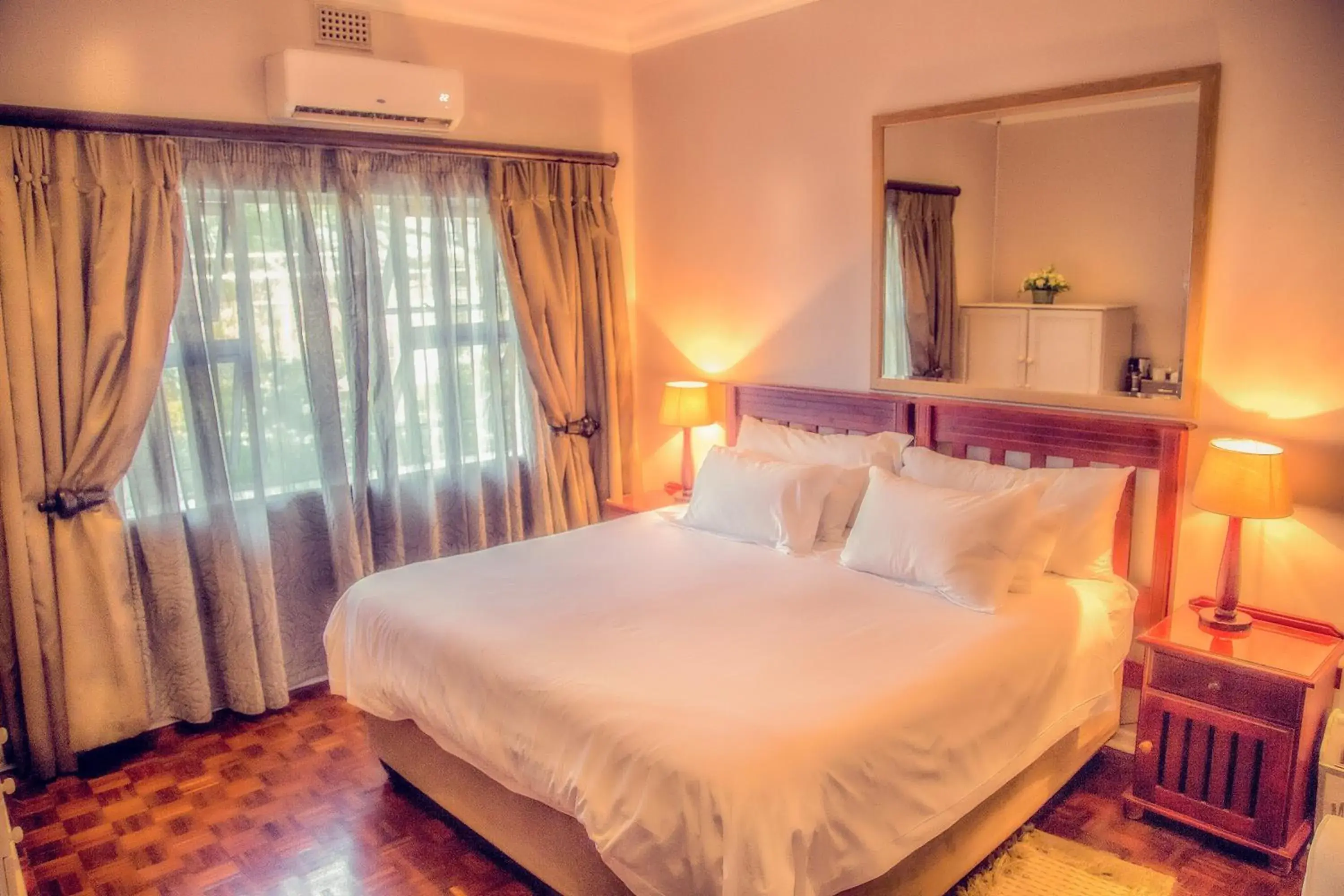 Double or Twin Room with Garden View - single occupancy in Nauntons Guest House & Wedding Venue Double or Twin Room with Garden View - single occupancy in Nauntons Guest House & Wedding Venue