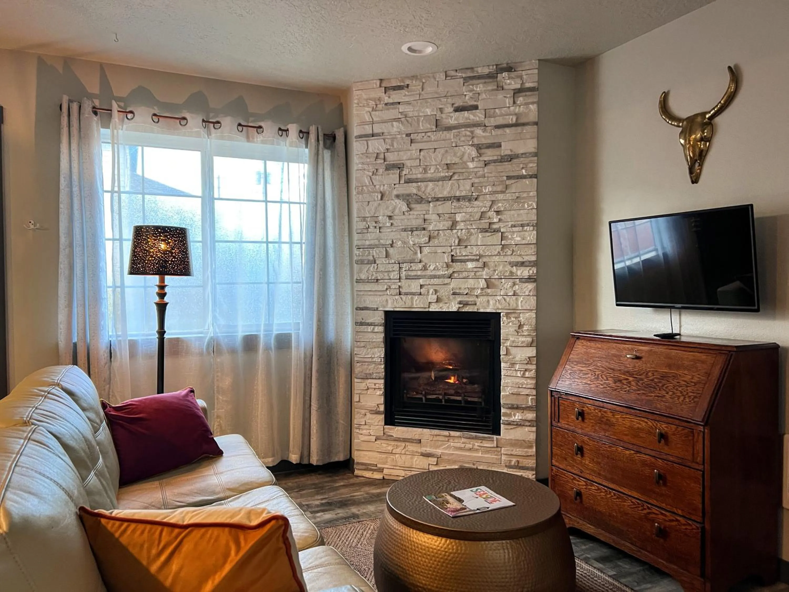 flat iron in Starry Night Inn