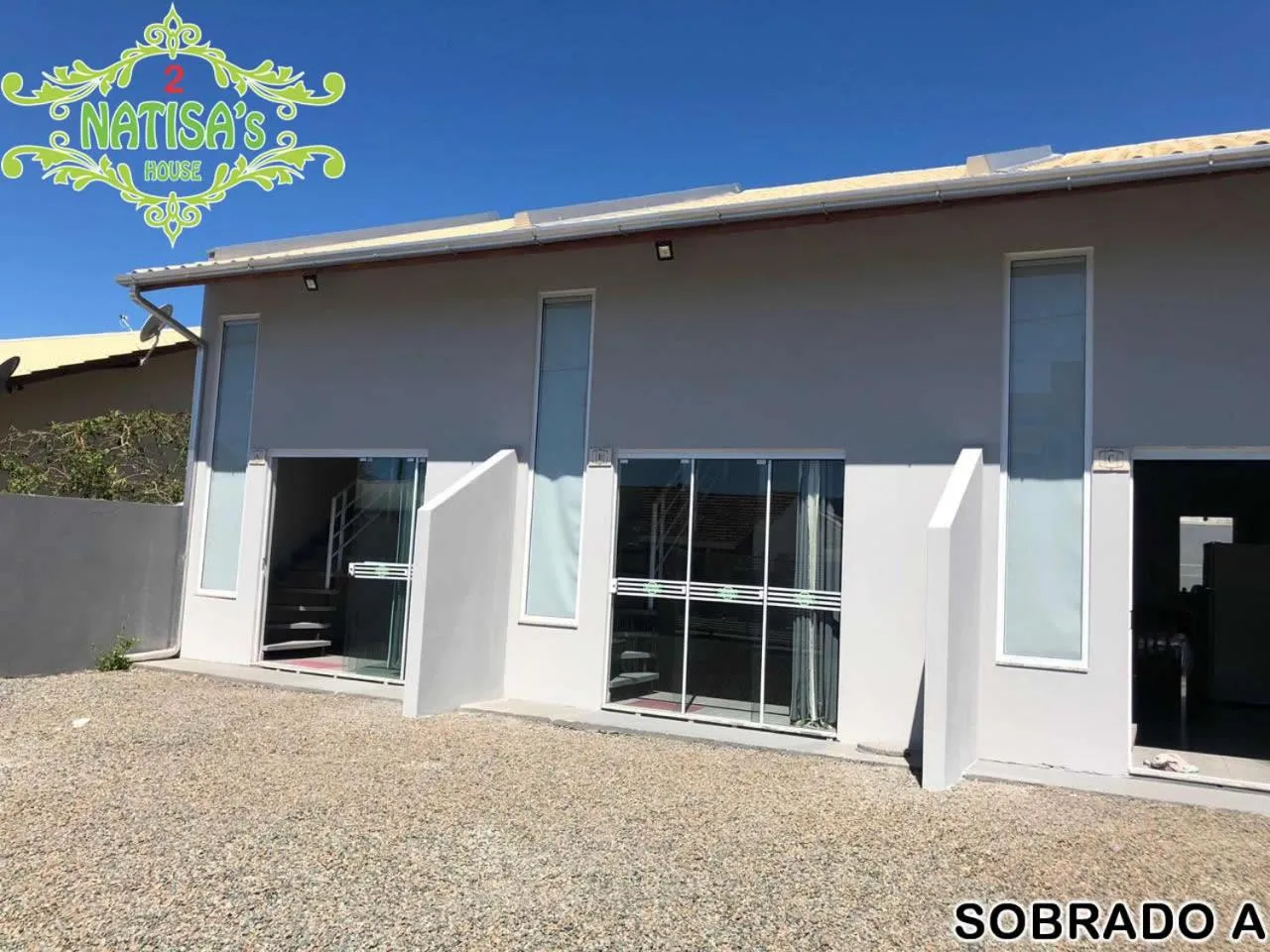 Sobrados aconchegante com piscina "Natisashouse"