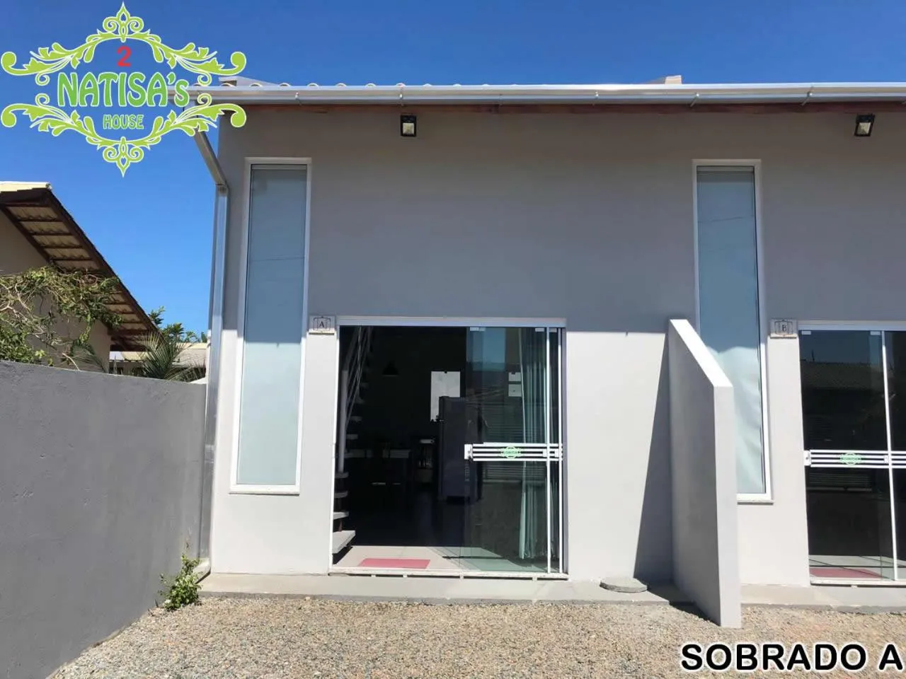 Sobrados aconchegante com piscina "Natisashouse"