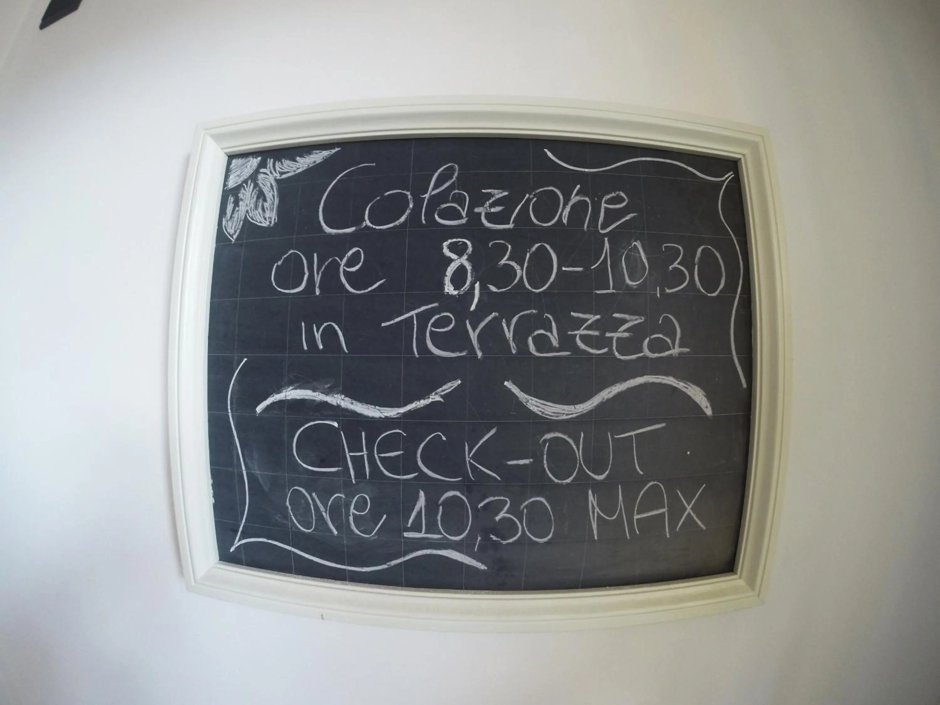 Decorative detail in B&B Via Gallipoli