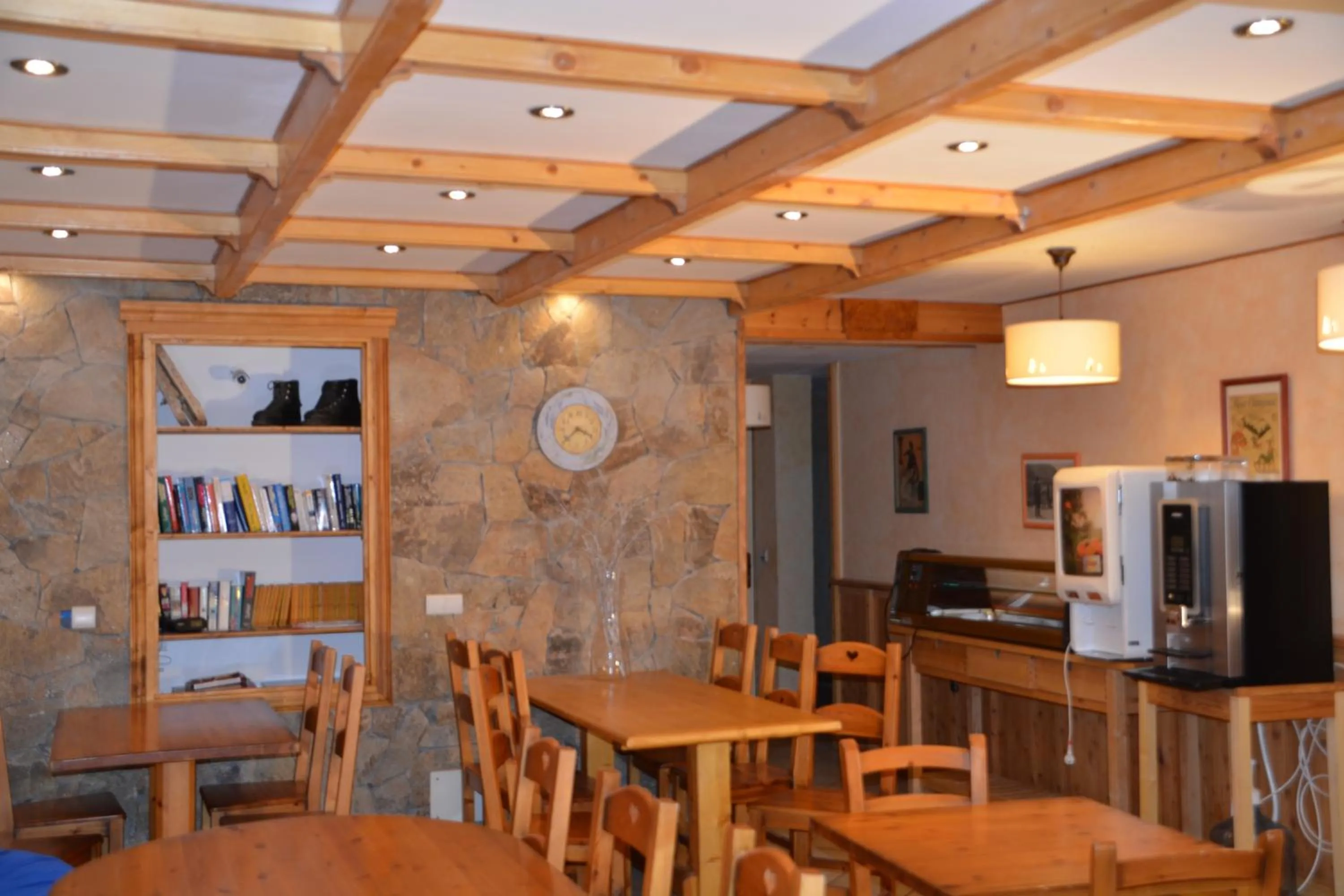 Restaurant/places to eat in Hôtel Alpis Cottia