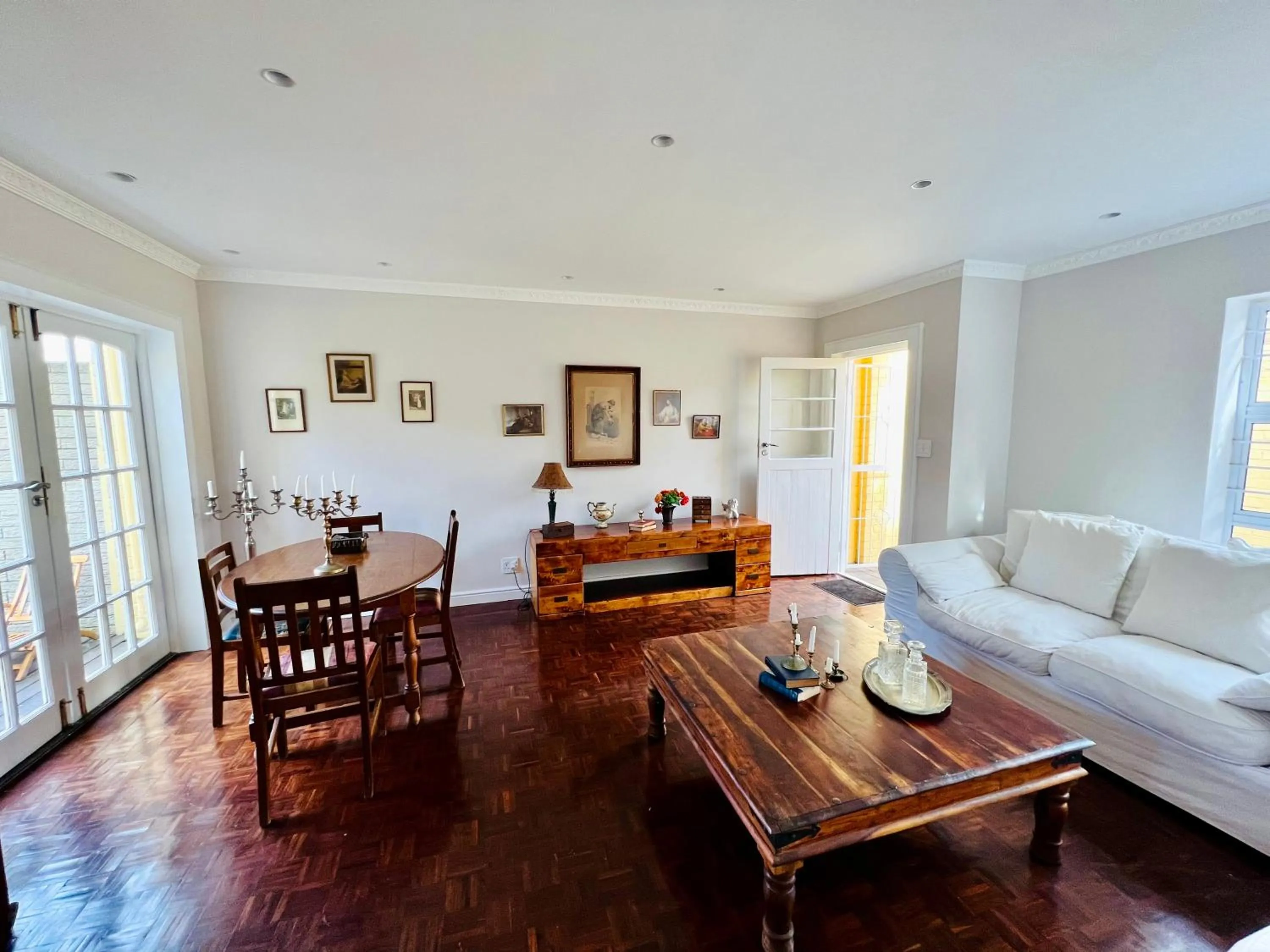 Communal lounge/ TV room in Goblin's Mead