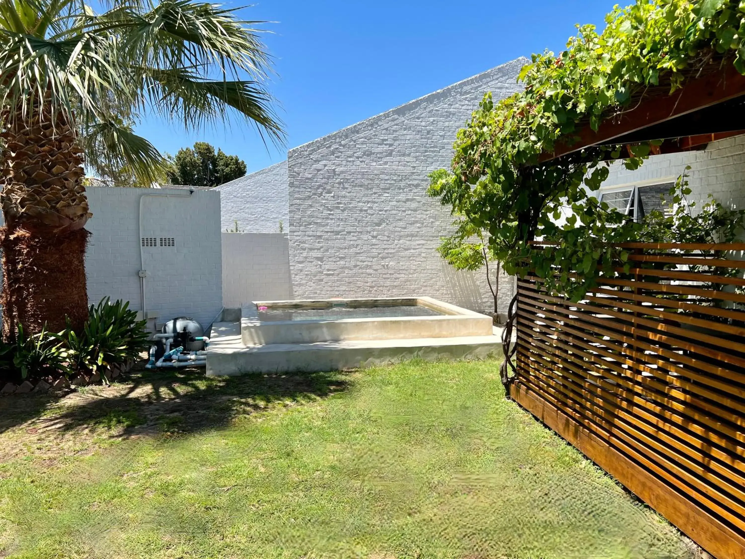 Swimming pool in Goblin's Mead Swimming pool in Goblin's Mead