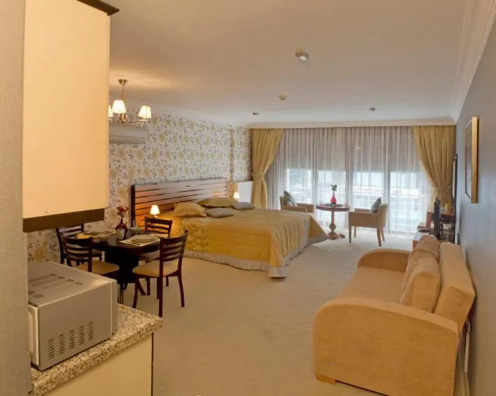 Photo of the whole room, Bed in The Bosphorus House